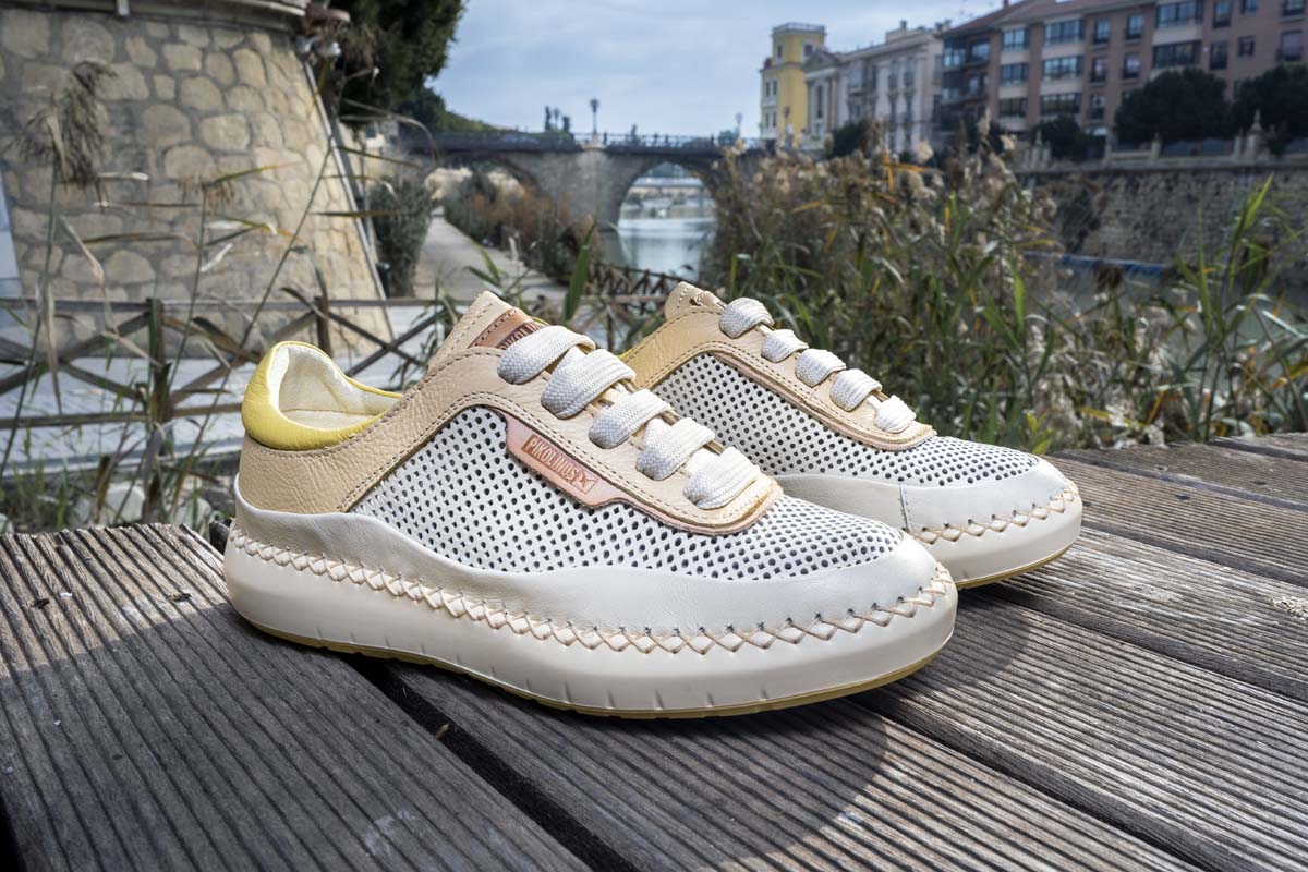 Picture of a pair of Pikolinos women's sports shoes on the old bridge