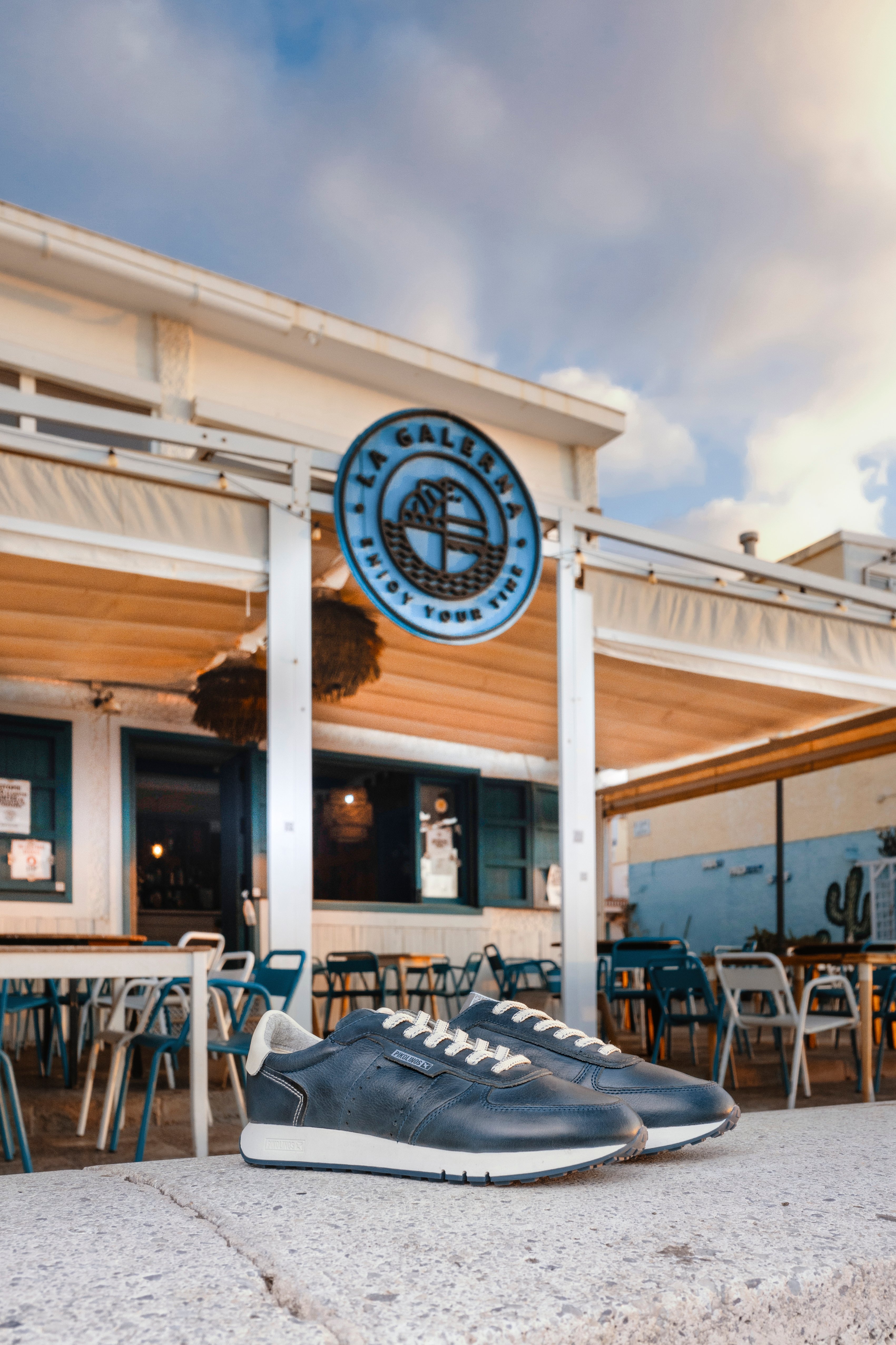 Photograph of some Pikolinos at the entrance of La Galerna restaurant