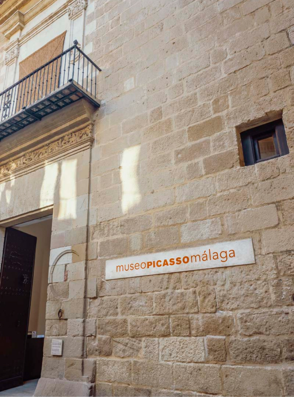 Imagen de la pared y la entrada del Museo Picasso