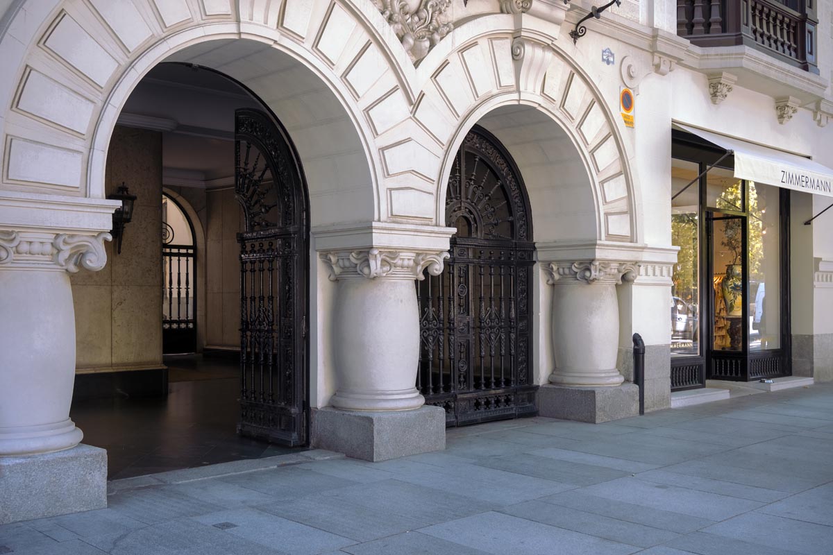 Image of Serrano street in Madrid.