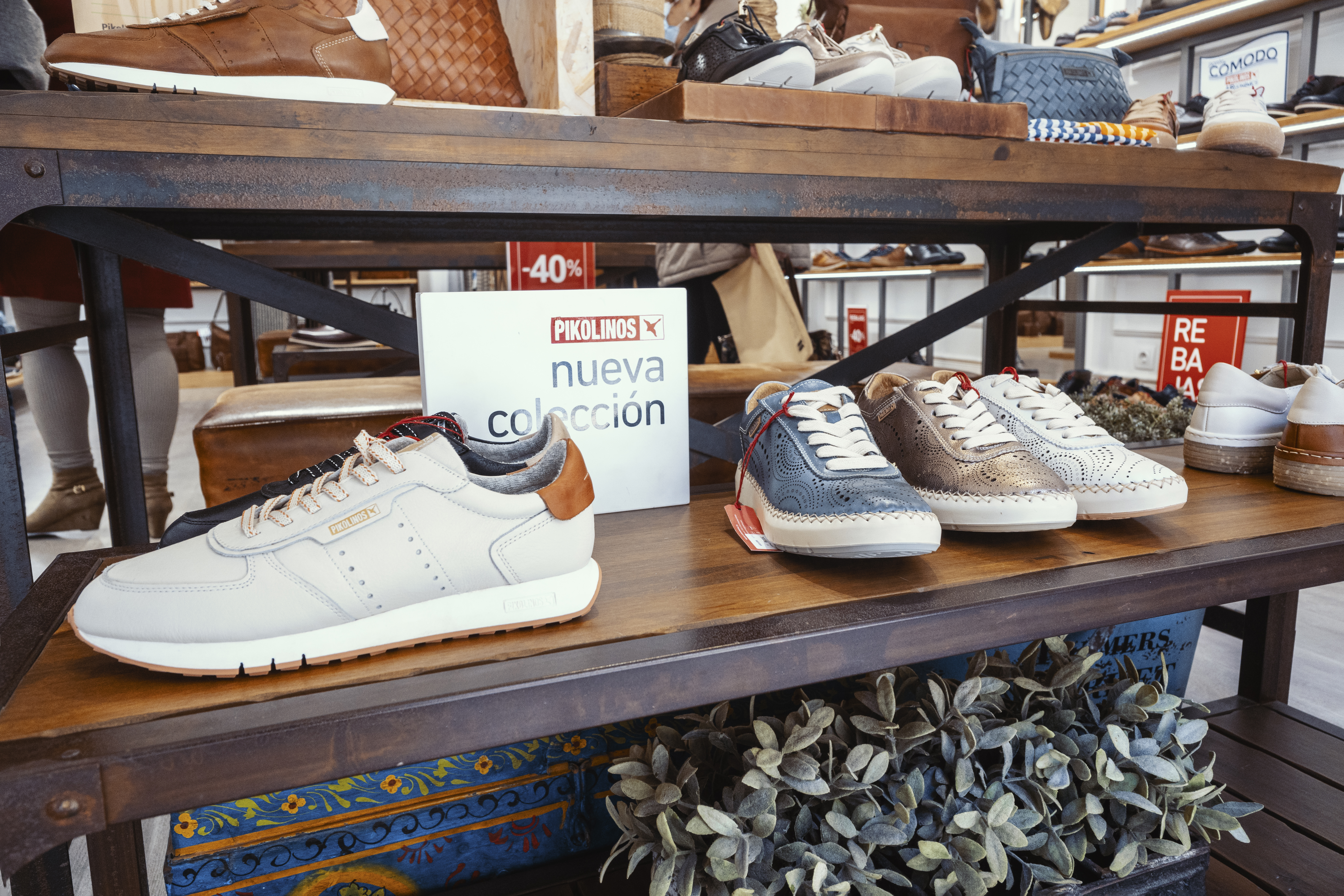 Bild von Pikolinos-Schuhen aus der neuen Kollektion im Laden in Malaga