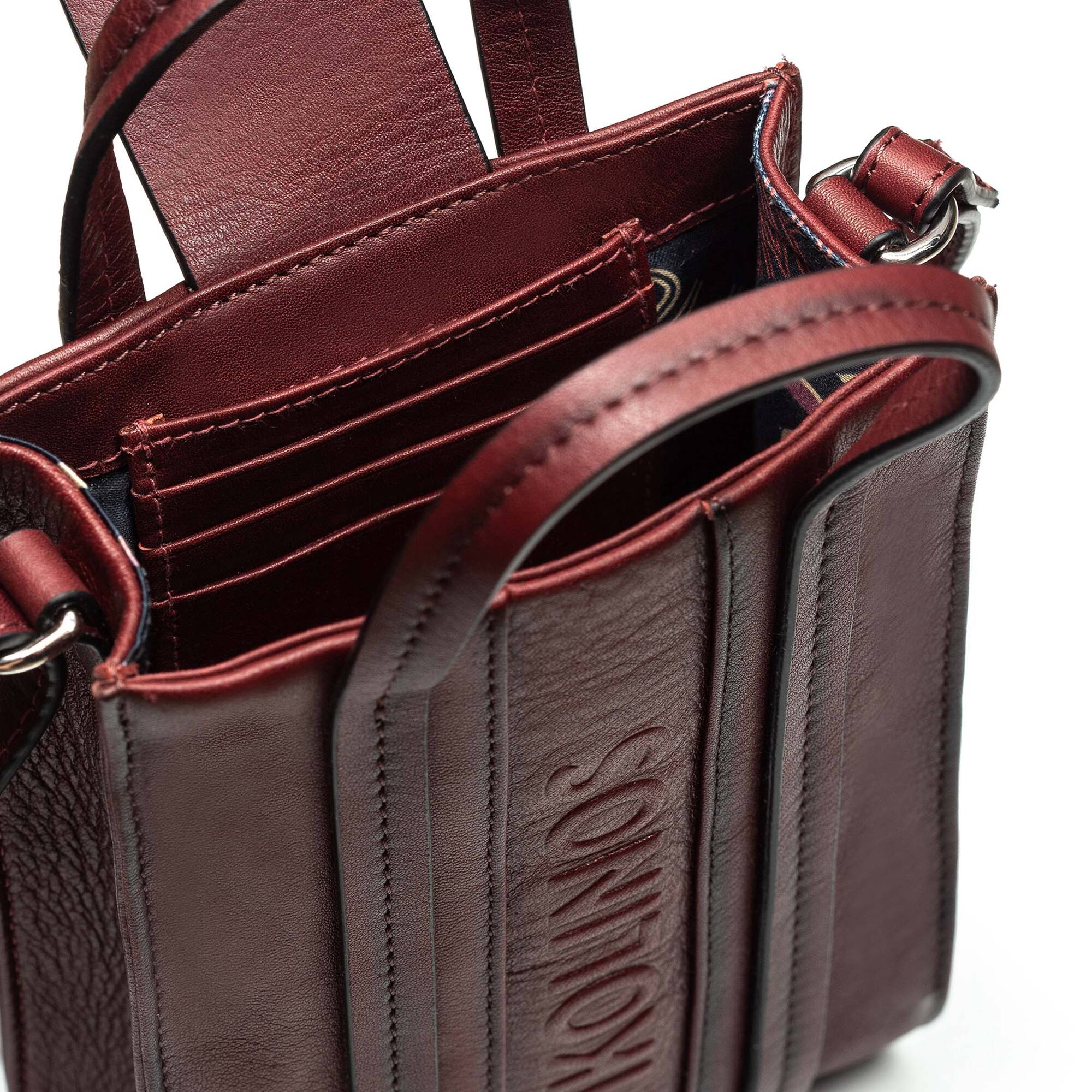 null | ALCUDIA WAC-W233C1, GARNET, large image number 100-WAC-W233C1_511_Pikolinos_ALCUDIA_GARNET_full.jpg | null