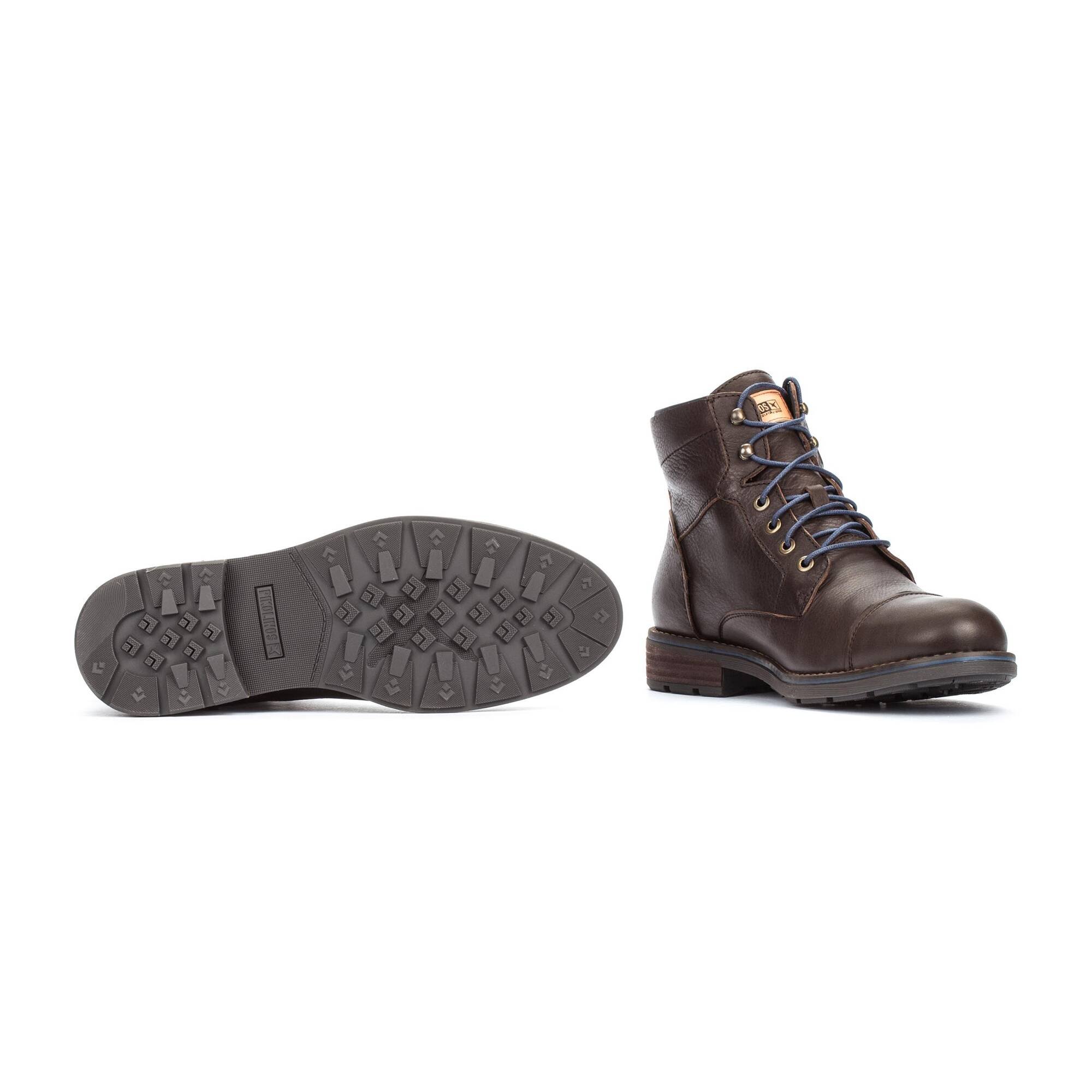 Pikolinos hiking boots top