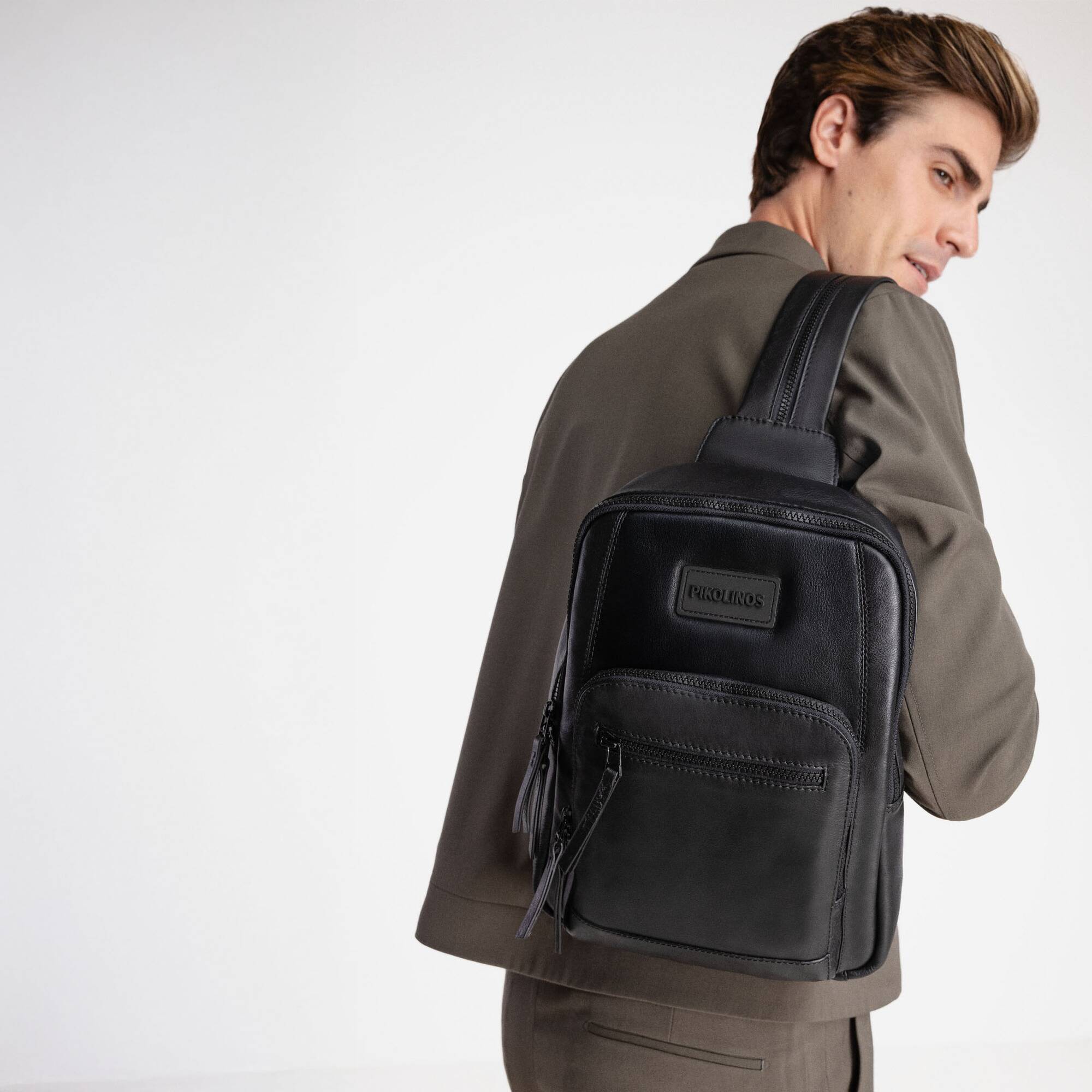 null | VALLS MHA-795, BLACK, large image number 90-MHA-795_000_Pikolinos_VALLS_BLACK_full.jpg | null