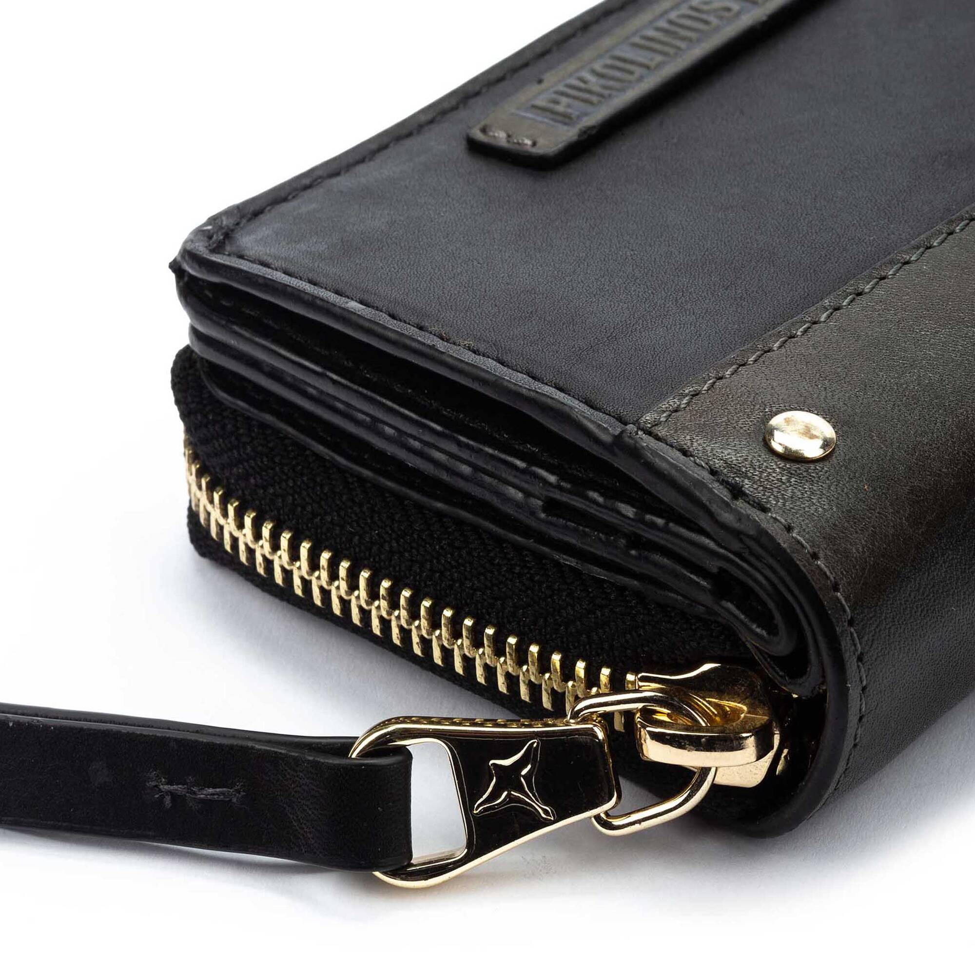 null | COMPLEMENTOS WAC-W187, BLACK, large image number 60-WAC-W187_000_Pikolinos_COMPLEMENTOS_BLACK_full.jpg | null