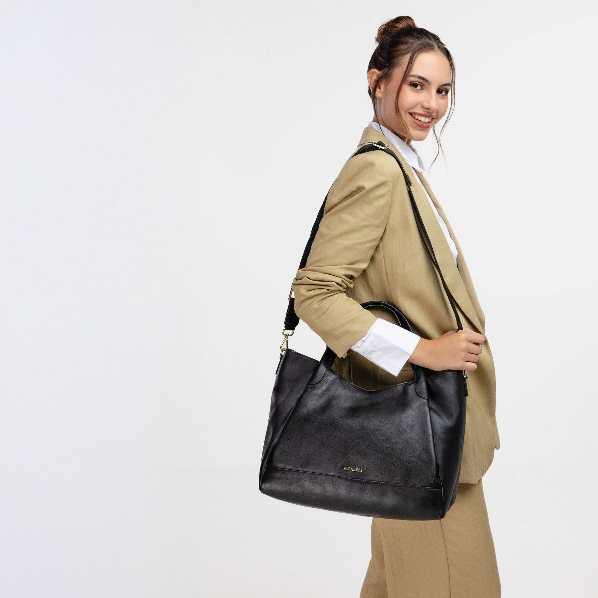 null | ARES WHA-373C1, BLACK, large image number 90-WHA-373C1_000_Pikolinos_ARES_BLACK_full.jpg | null