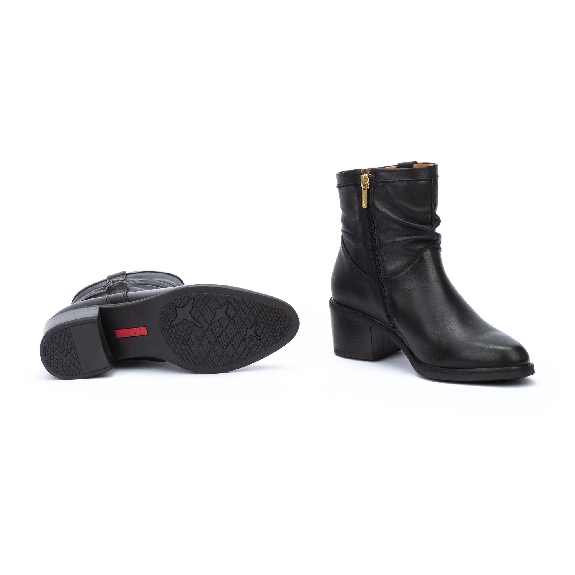 Women`s Leather Shoes BACAROT W2D-8891 | Pikolinos