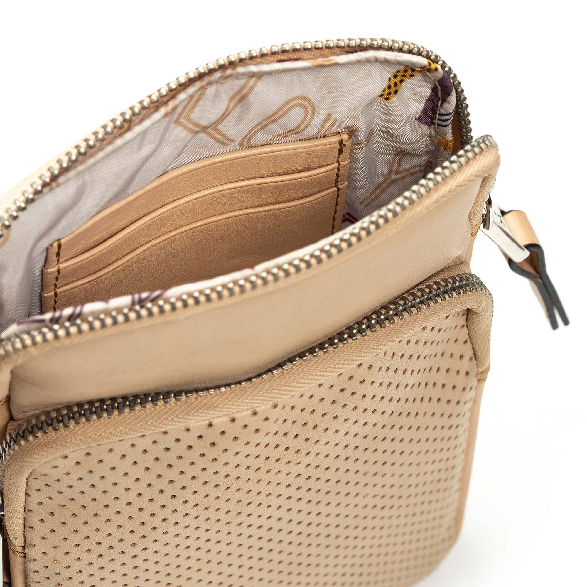 null | SALINAS WAC-W219, MARFIL, large image number 100-WAC-W219_807_Pikolinos_SALINAS_MARFIL_full.jpg | null