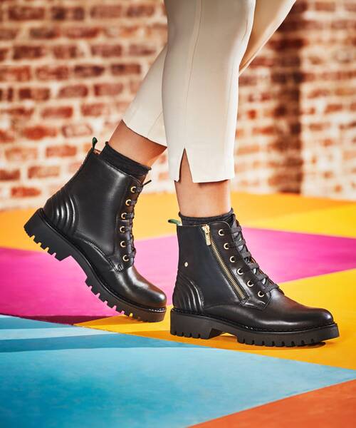 Ankle boots | AVILES W6P-8560 | BLACK | Pikolinos