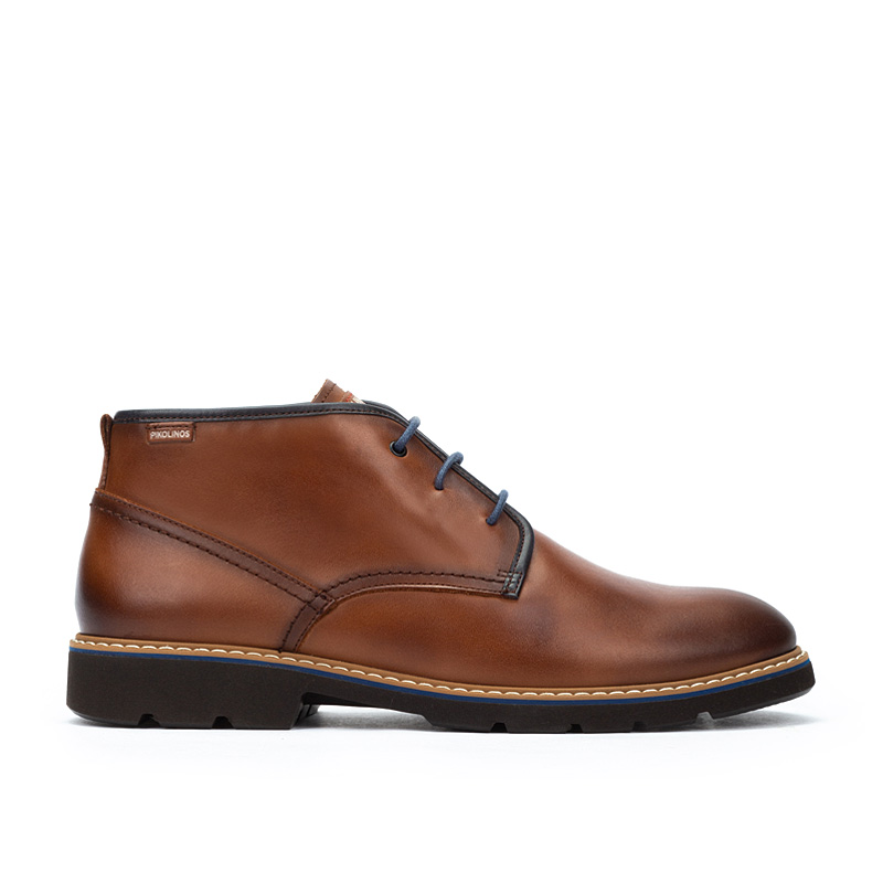 CHUKKA BOOTS