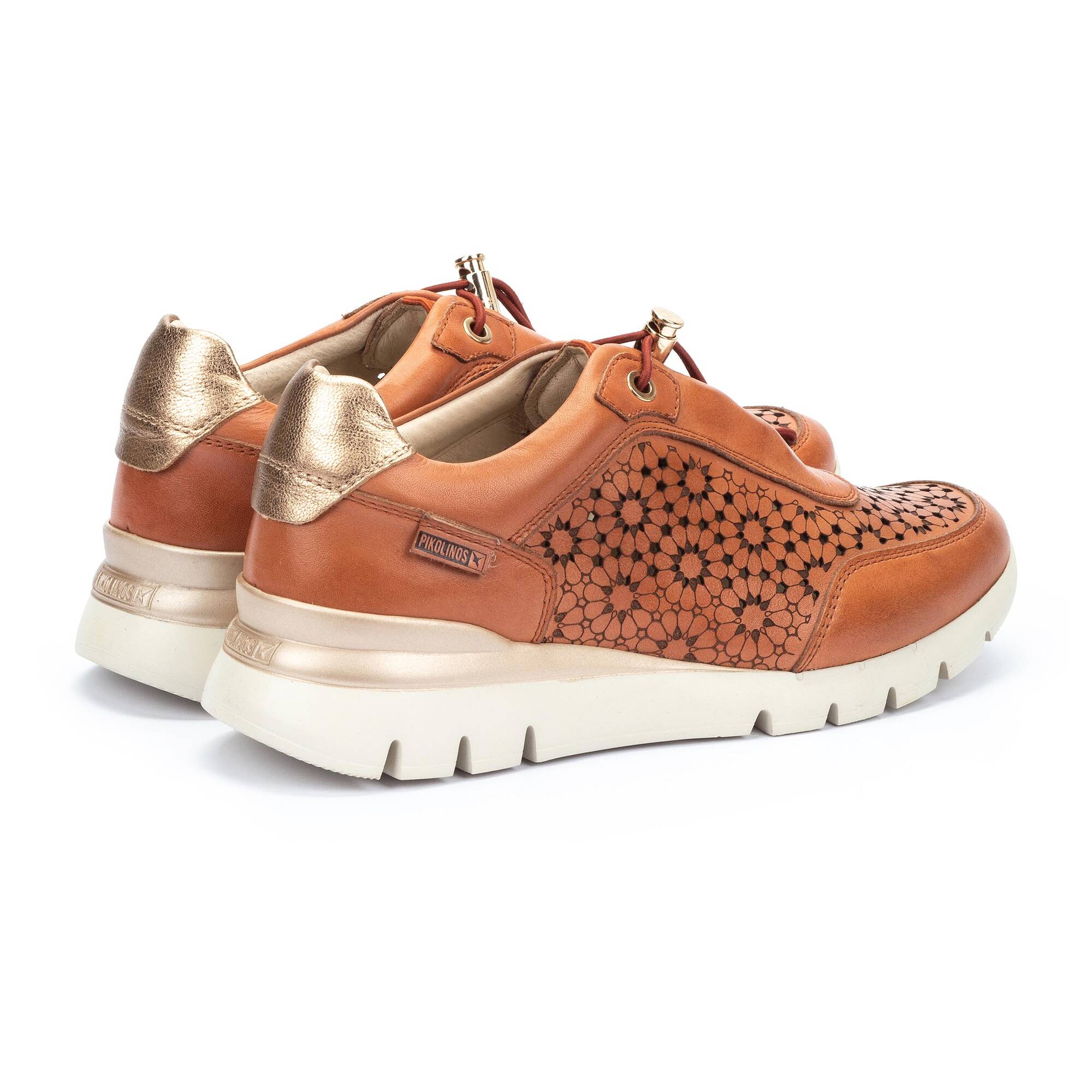 Women's trainers with elastic closure CANTABRIA W4R-6584 | Outlet