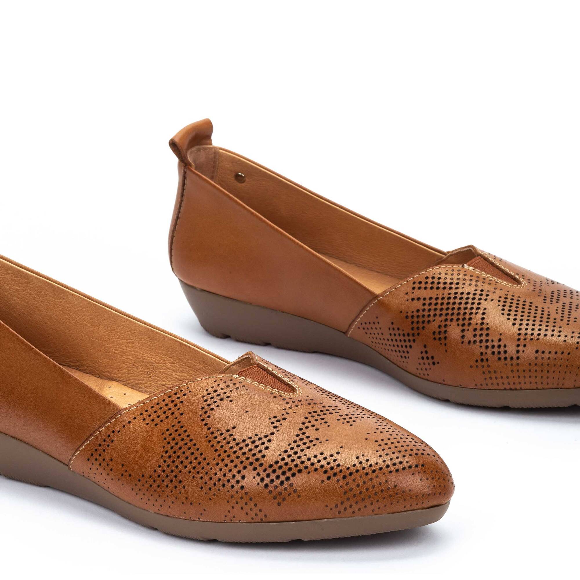 Ballet flats | ALEDO W3U-5655, BRANDY, large image number 60-W3U-5655_250_Pikolinos_ALEDO_BRANDY_full.jpg | null