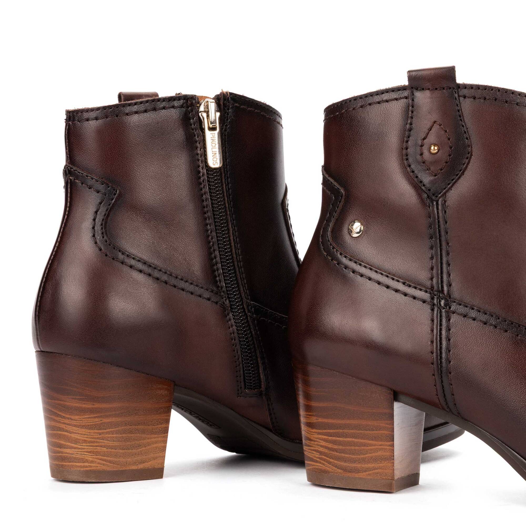 Heeled ankle boots | ZAMORA W0E-8731, CAOBA, large image number 60-W0E-8731_130_Pikolinos_ZAMORA_CAOBA_full.jpg | null
