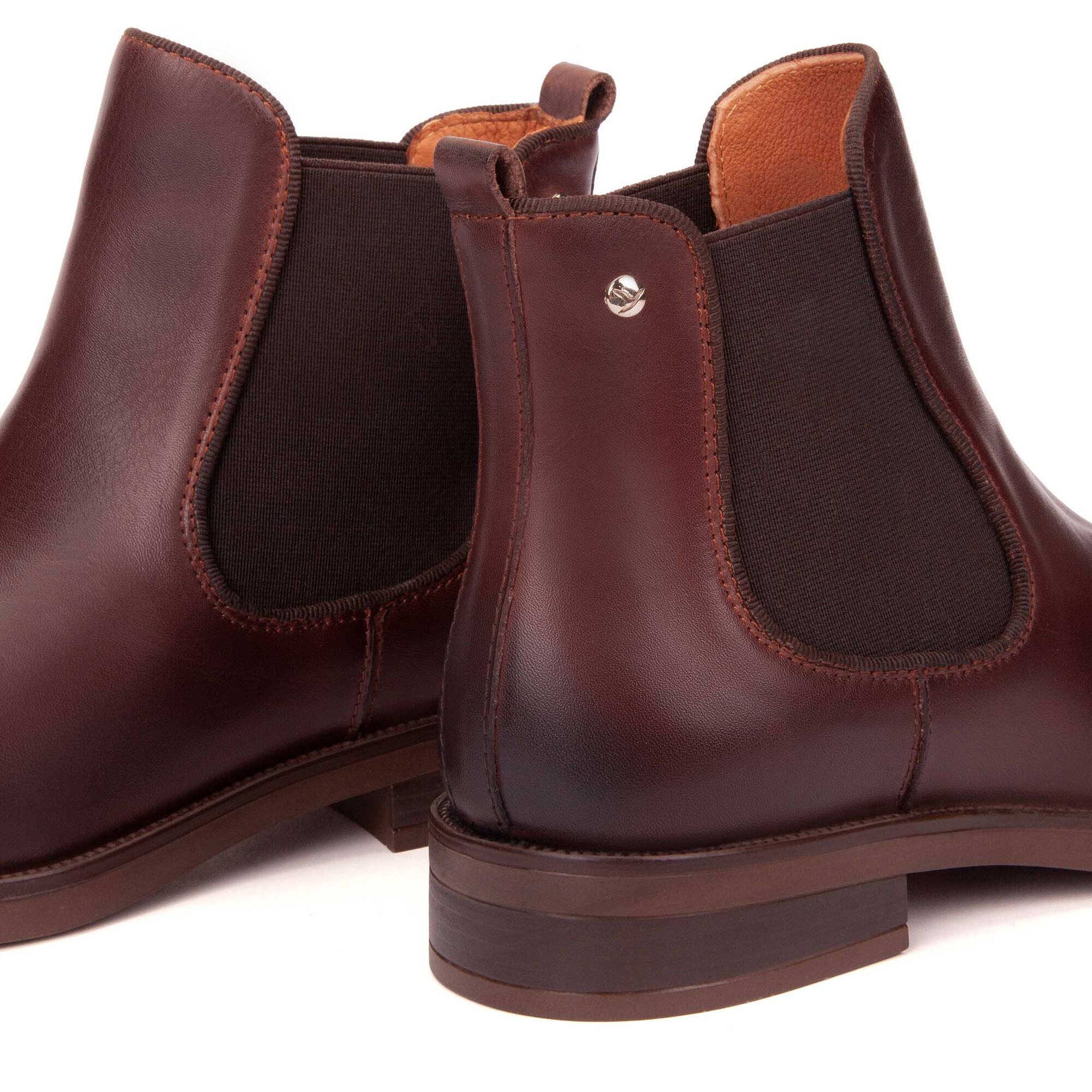 Flat ankle boots | PUERTOLLANO W3C-8594, CAOBA, large image number 60-W3C-8594_130_Pikolinos_PUERTOLLANO_CAOBA_full.jpg | null