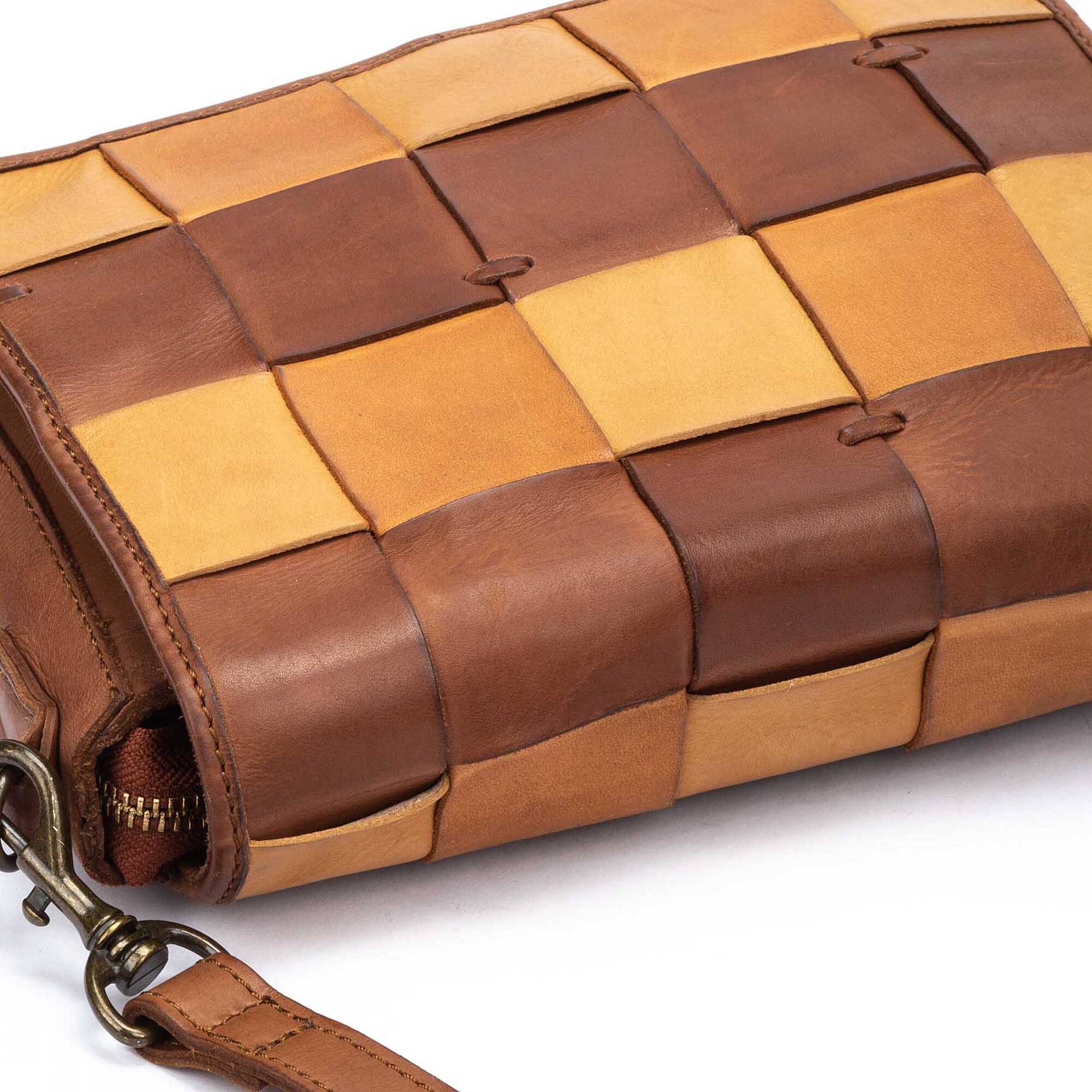 Pikolinos purses deals