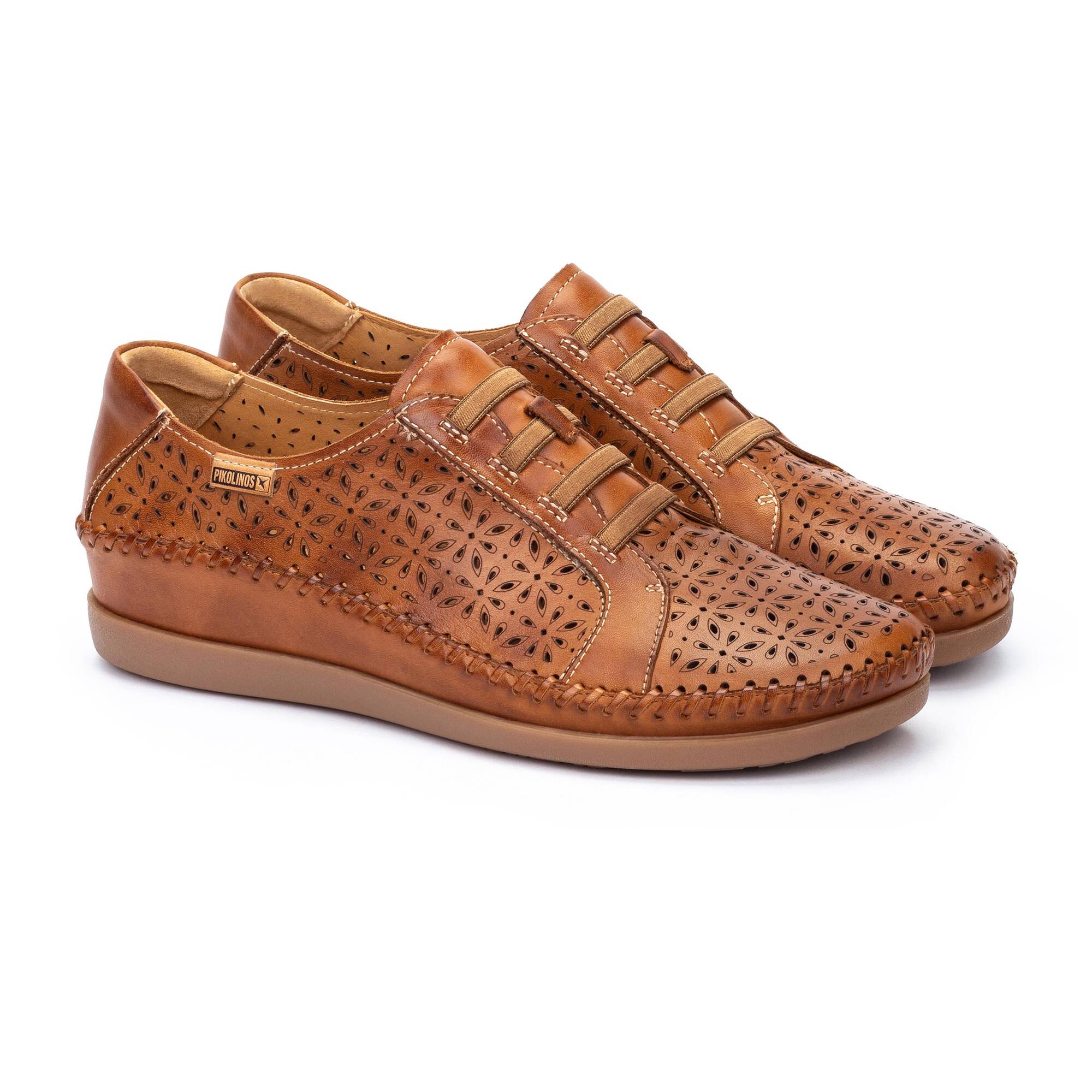 Women's flat shoes with elastic closure CADAQUES W8K-4890 | PIKOLINOS