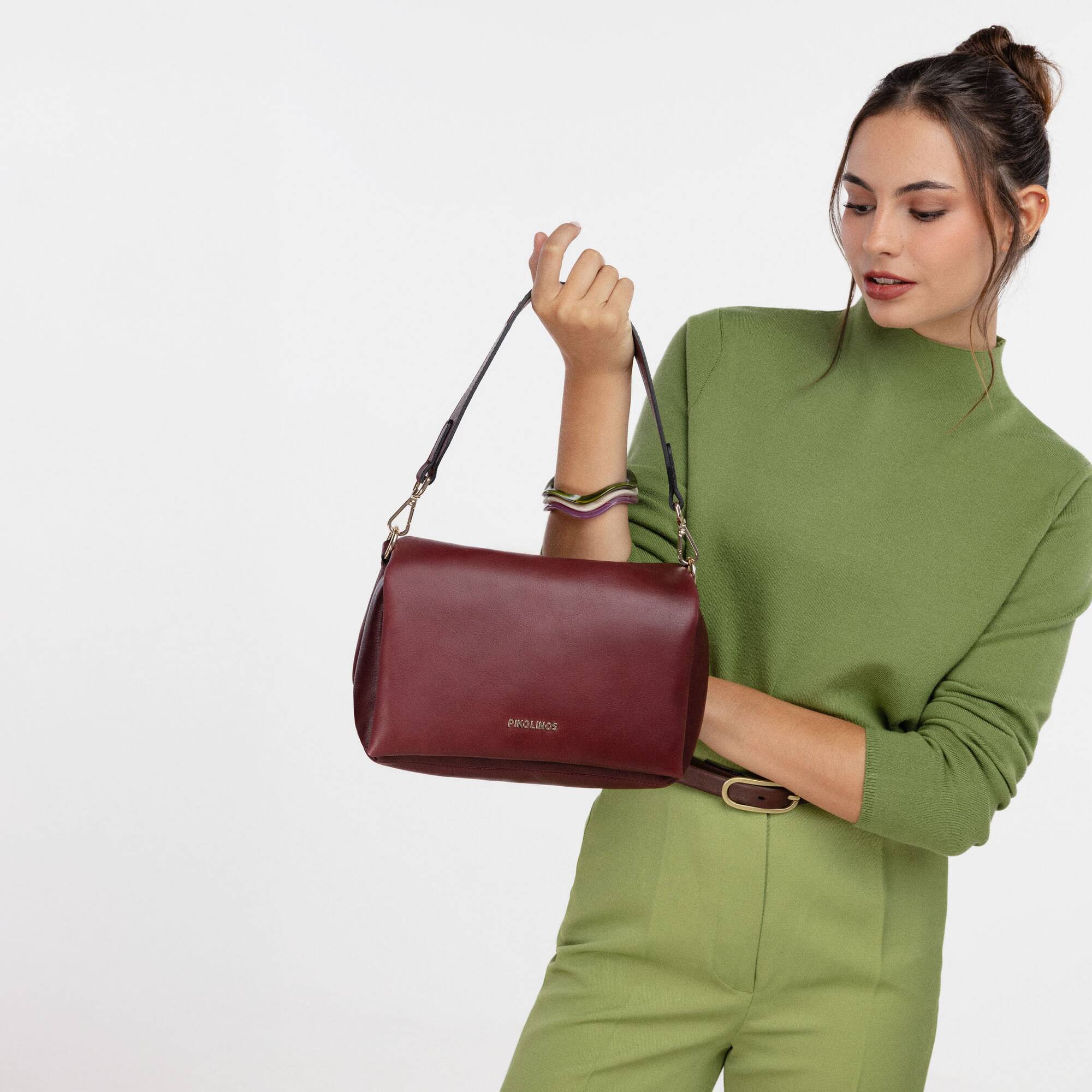 null | PAU WHA-1113C1, GARNET, large image number 90-WHA-1113C1_511_Pikolinos_PAU_GARNET_full.jpg | null