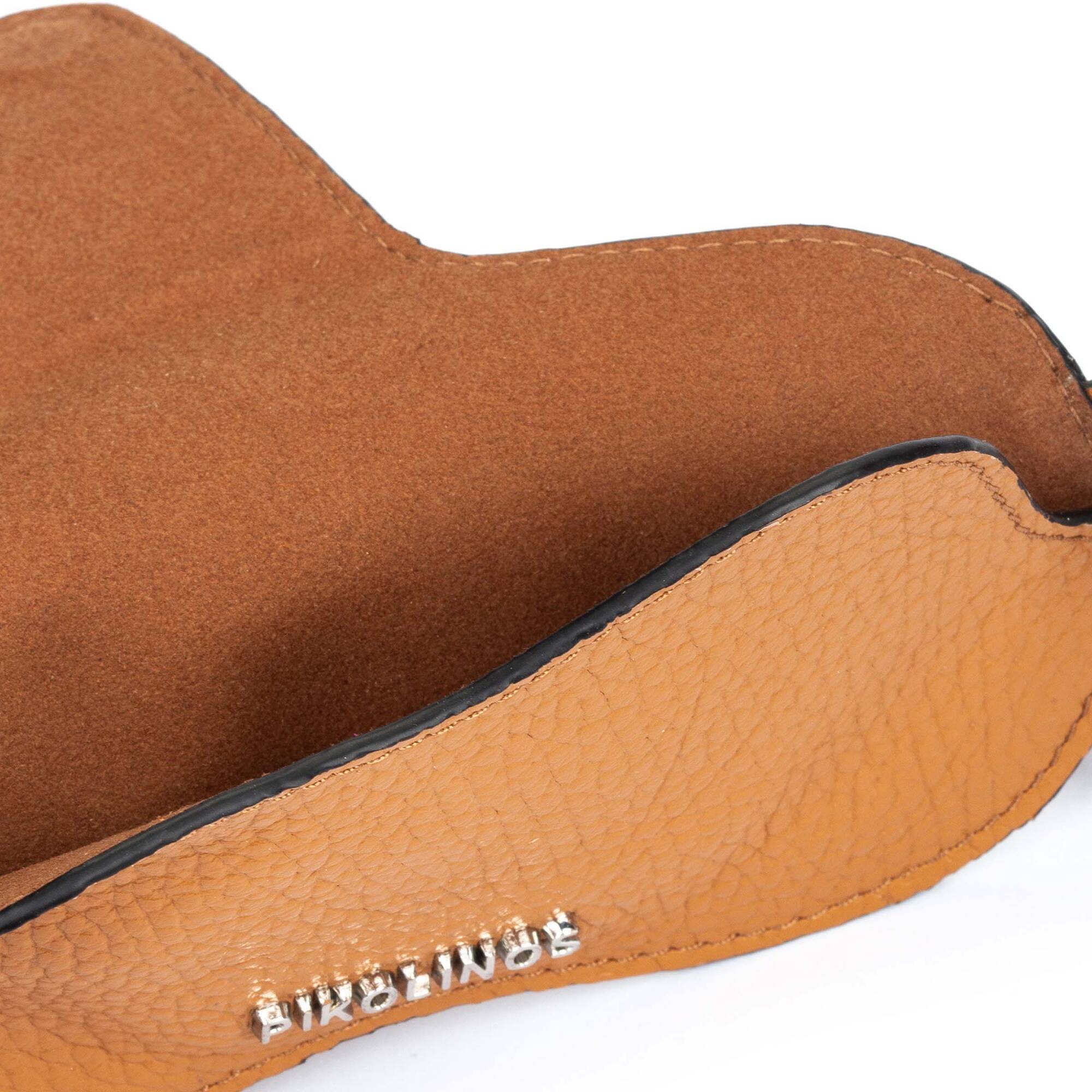 null | COMPLEMENTOS WAC-GC00, BRANDY, large image number 100-WAC-GC00_250_Pikolinos_COMPLEMENTOS_BRANDY_full.jpg | null