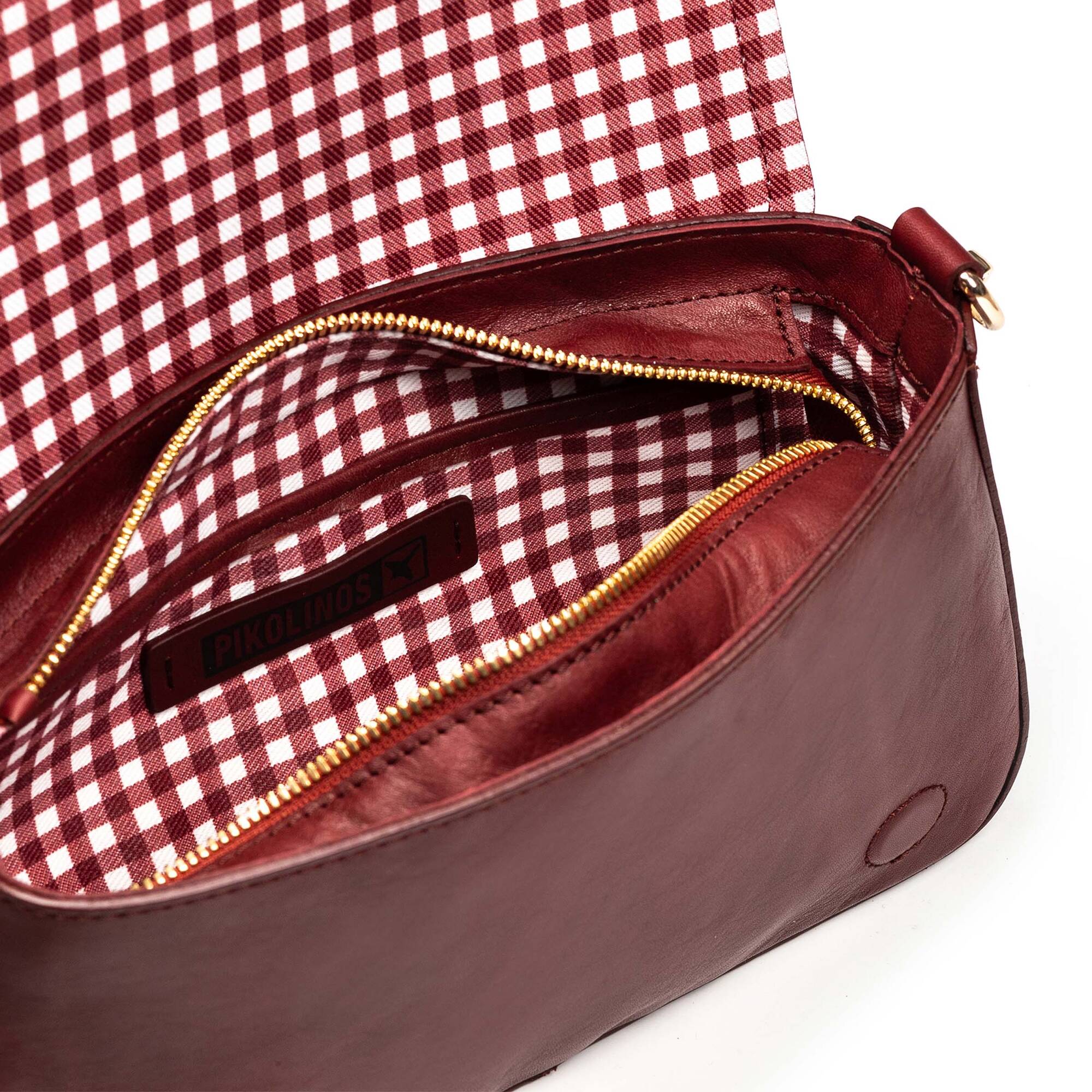 null | BAEZA WHA-1132C2, ARCILLA, large image number 100-WHA-1132C2_501_Pikolinos_BAEZA_ARCILLA_full.jpg | null