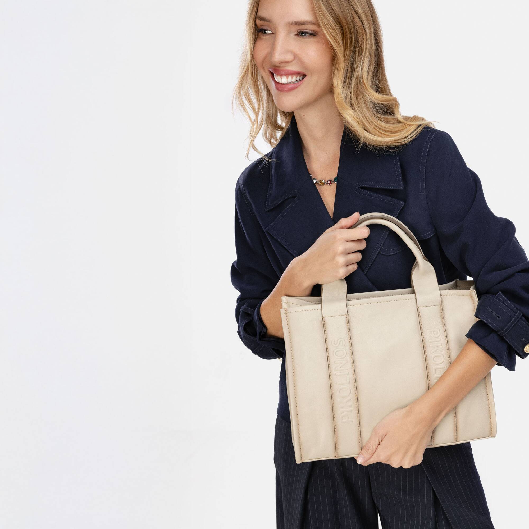 null | ALCUDIA WHA-354C2, MARFIL, large image number 90-WHA-354C2_807_Pikolinos_ALCUDIA_MARFIL_full.jpg | null