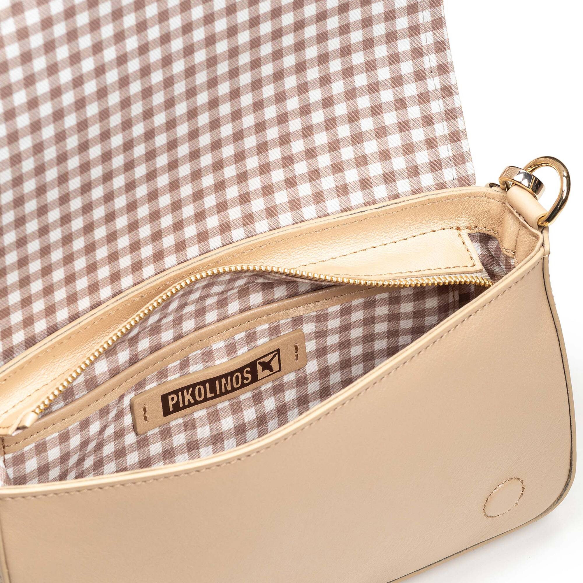 null | BAEZA WHA-1132C1, MARFIL, large image number 100-WHA-1132C1_807_Pikolinos_BAEZA_MARFIL_full.jpg | null