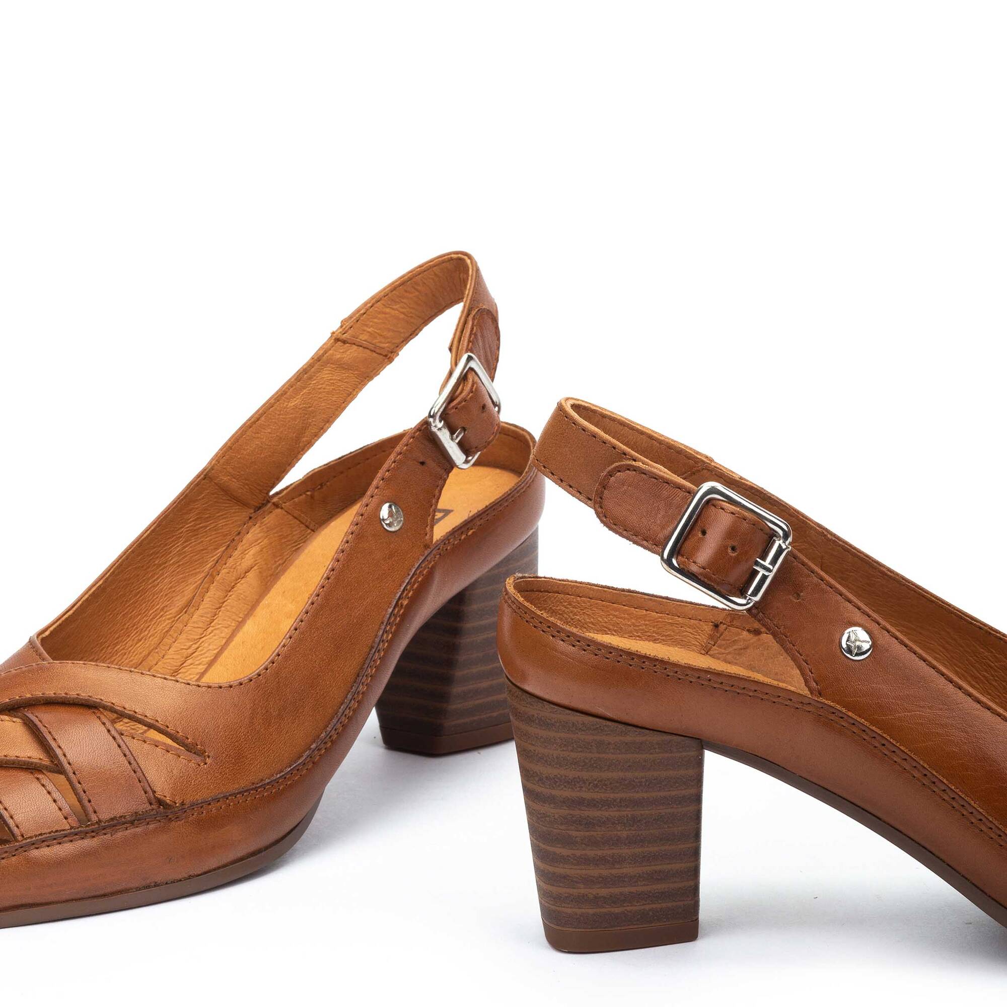 Sandalen schwarz | ALMENARA W1E-1587, BRANDY, large image number 60-W1E-1587_250_Pikolinos_ALMENARA_BRANDY_full.jpg | null