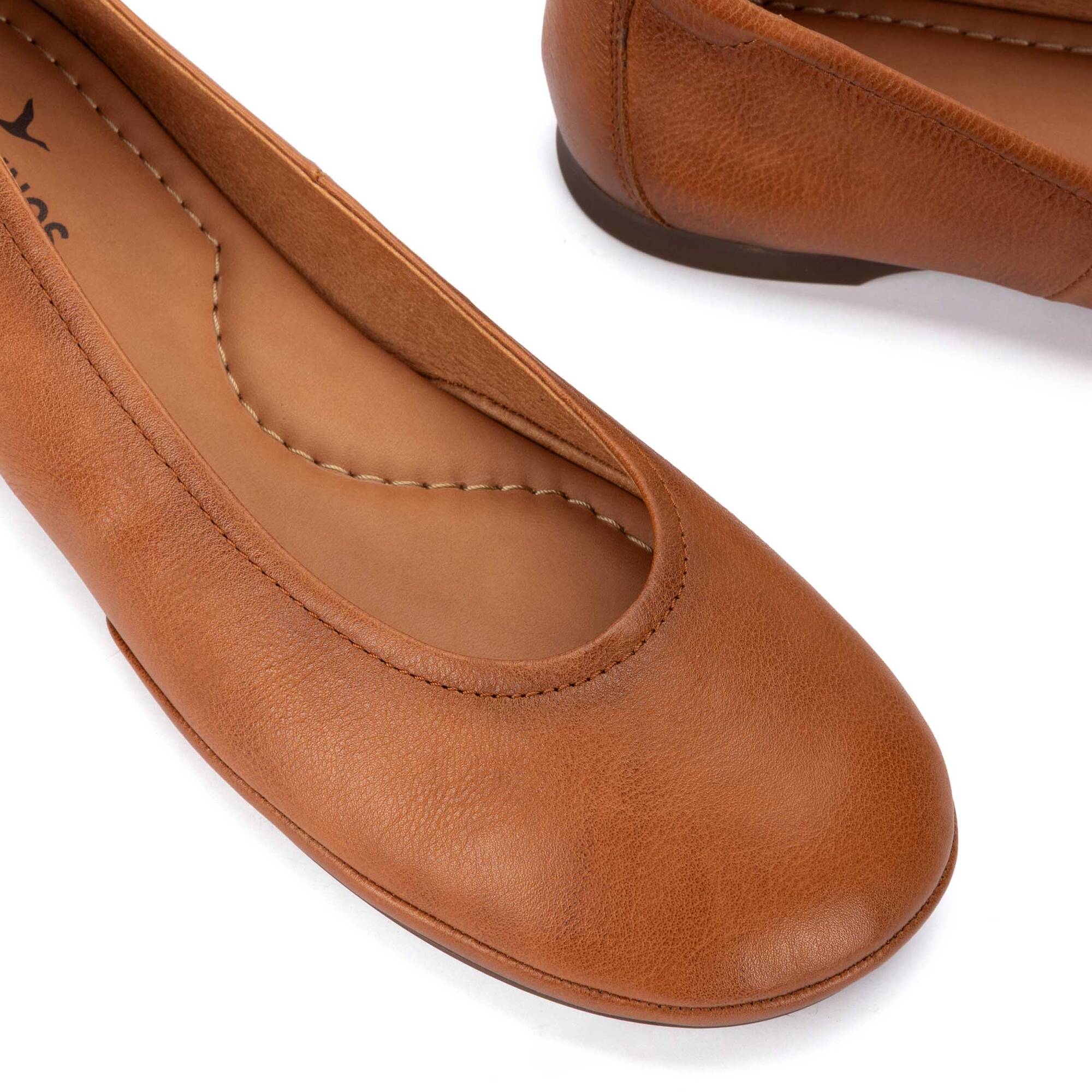 Ballerines | CARMONA W2S-2655CO, BRANDY, large image number 60-W2S-2655CO_250_Pikolinos_CARMONA_BRANDY_full.jpg | null