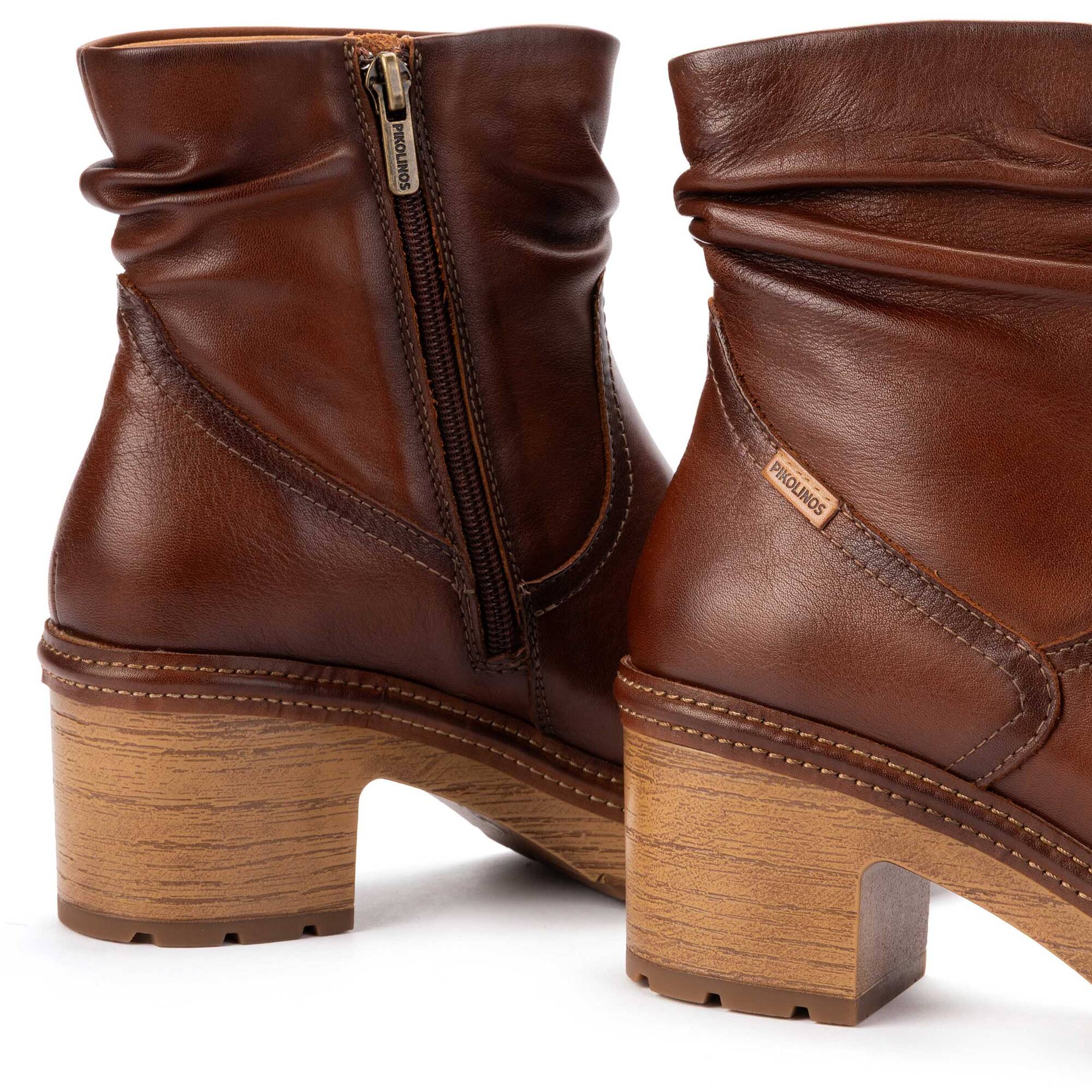 Stiefeletten mit Absatz | SORT W6F-8887, CUERO, large image number 60-W6F-8887_202_Pikolinos_SORT_CUERO_full.jpg | null