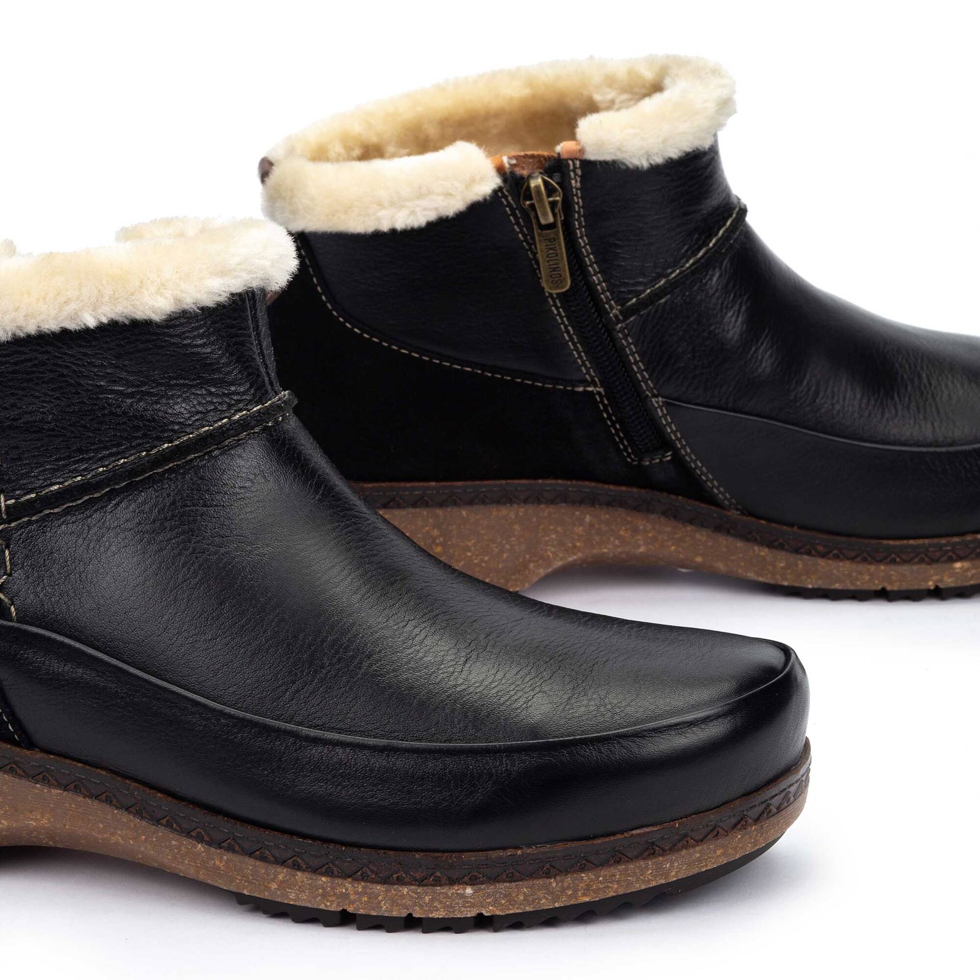 Botines Planos | GRANADA W0W-8827C1, BLACK, large image number 60-W0W-8827C1_000_Pikolinos_GRANADA_BLACK_full.jpg | null