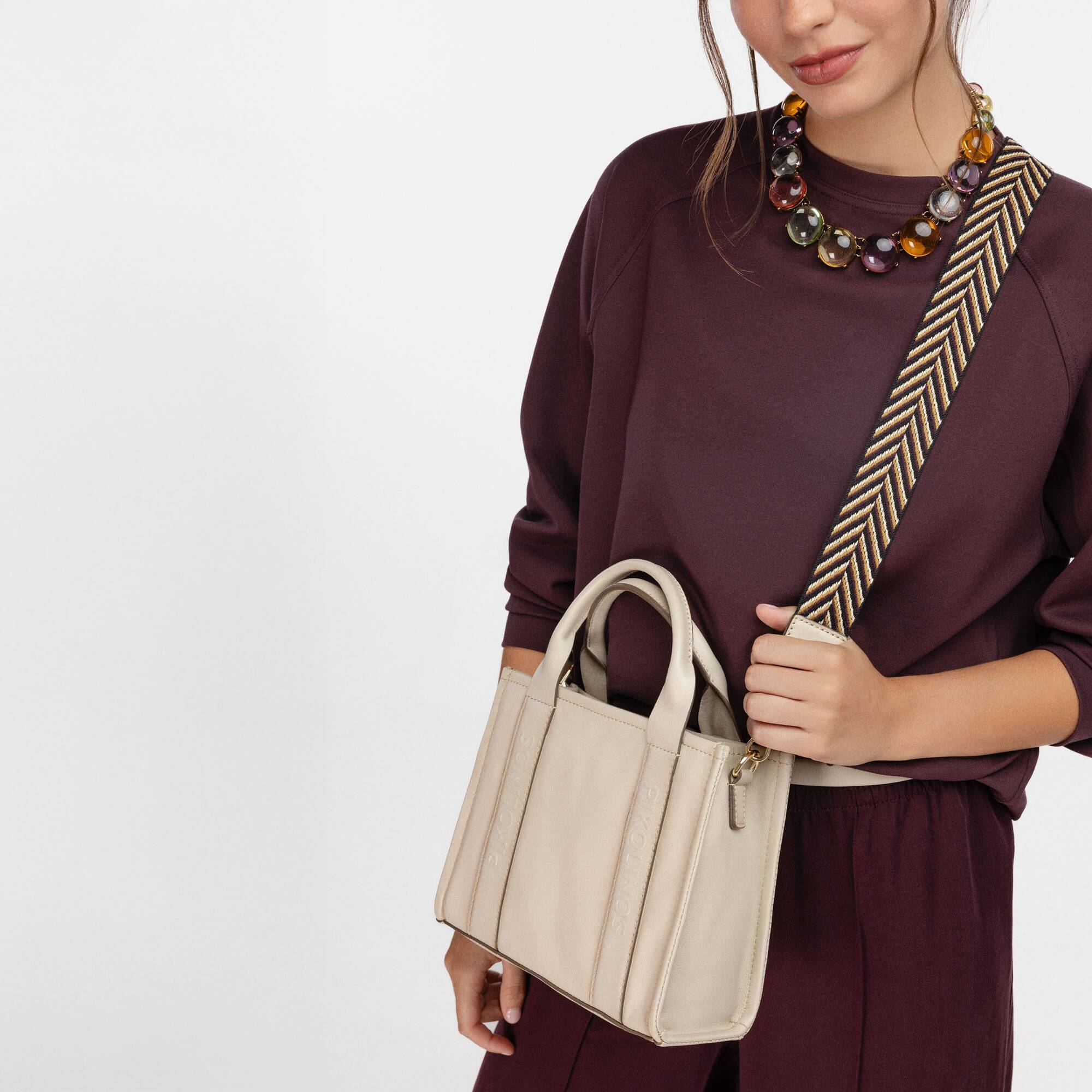 null | ALCUDIA WHA-381, MARFIL, large image number 90-WHA-381_807_Pikolinos_ALCUDIA_MARFIL_full.jpg | null