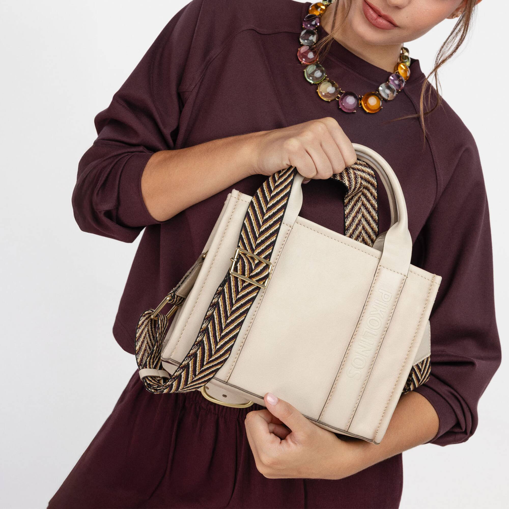 Leather handbag with textile handle for women. ALCUDIA WHA-381