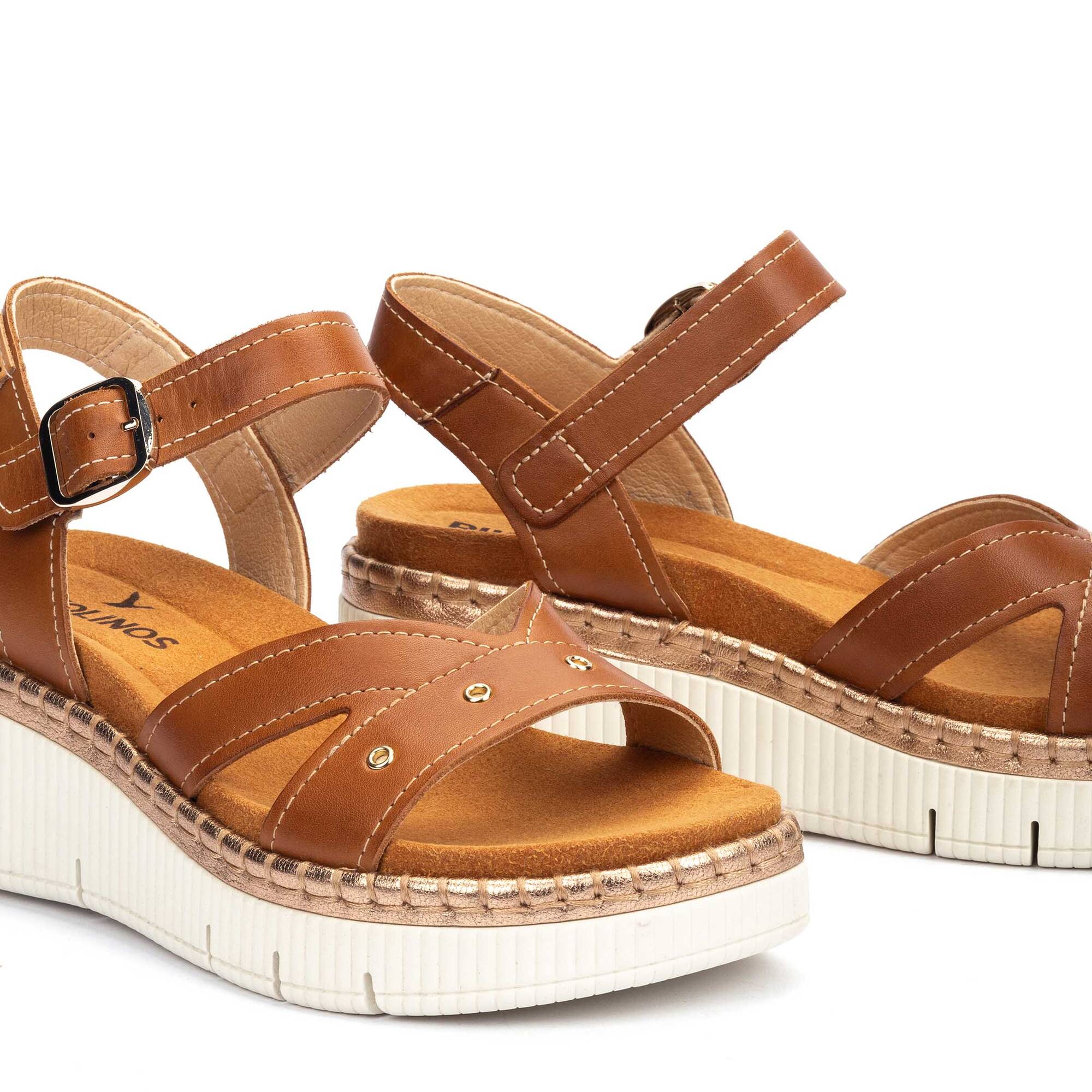 Keilabsatz & Plateau | GOMERA W0K-0826C1, BRANDY, large image number 60-W0K-0826C1_250_Pikolinos_GOMERA_BRANDY_full.jpg | null