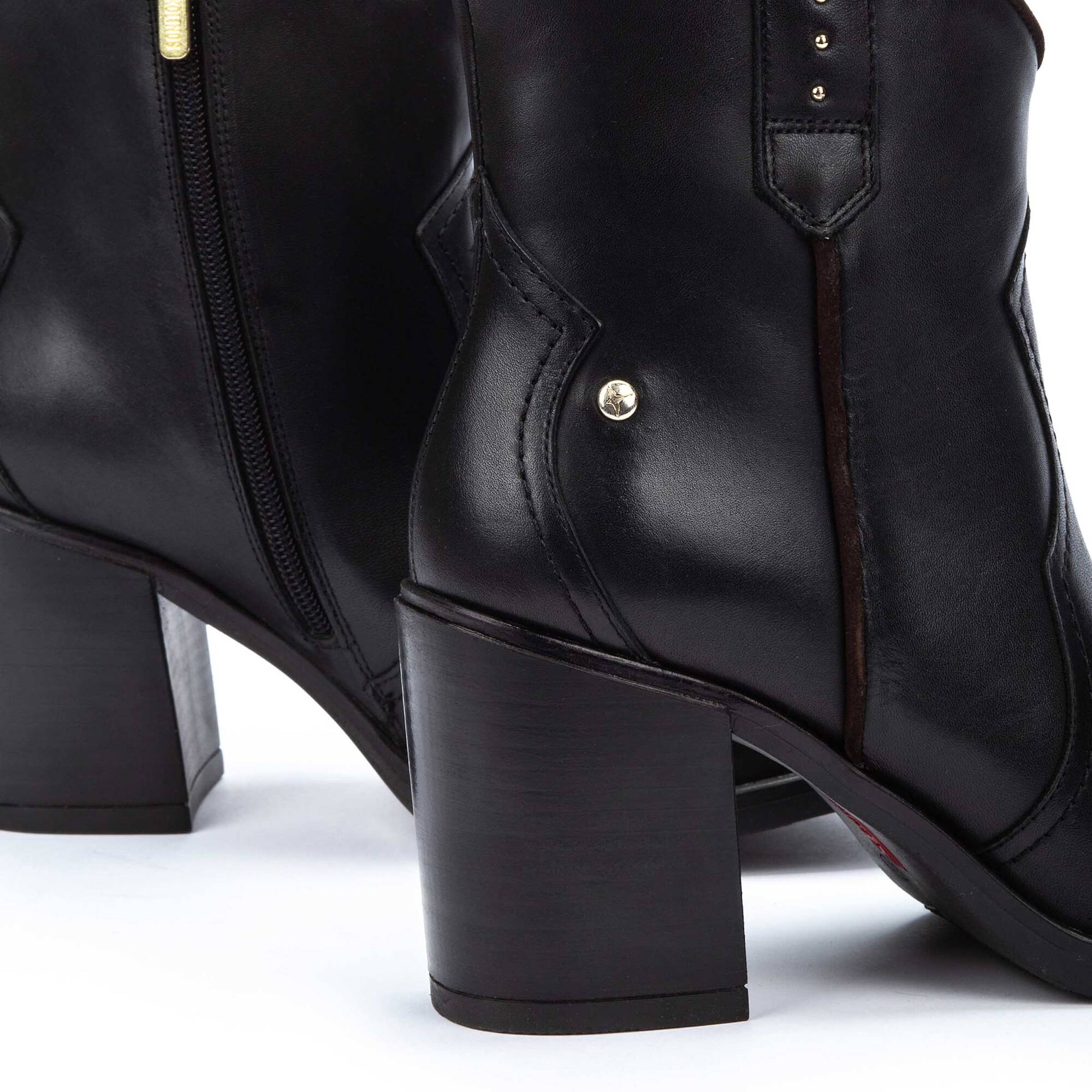 Pikolinos black ankle boots clearance