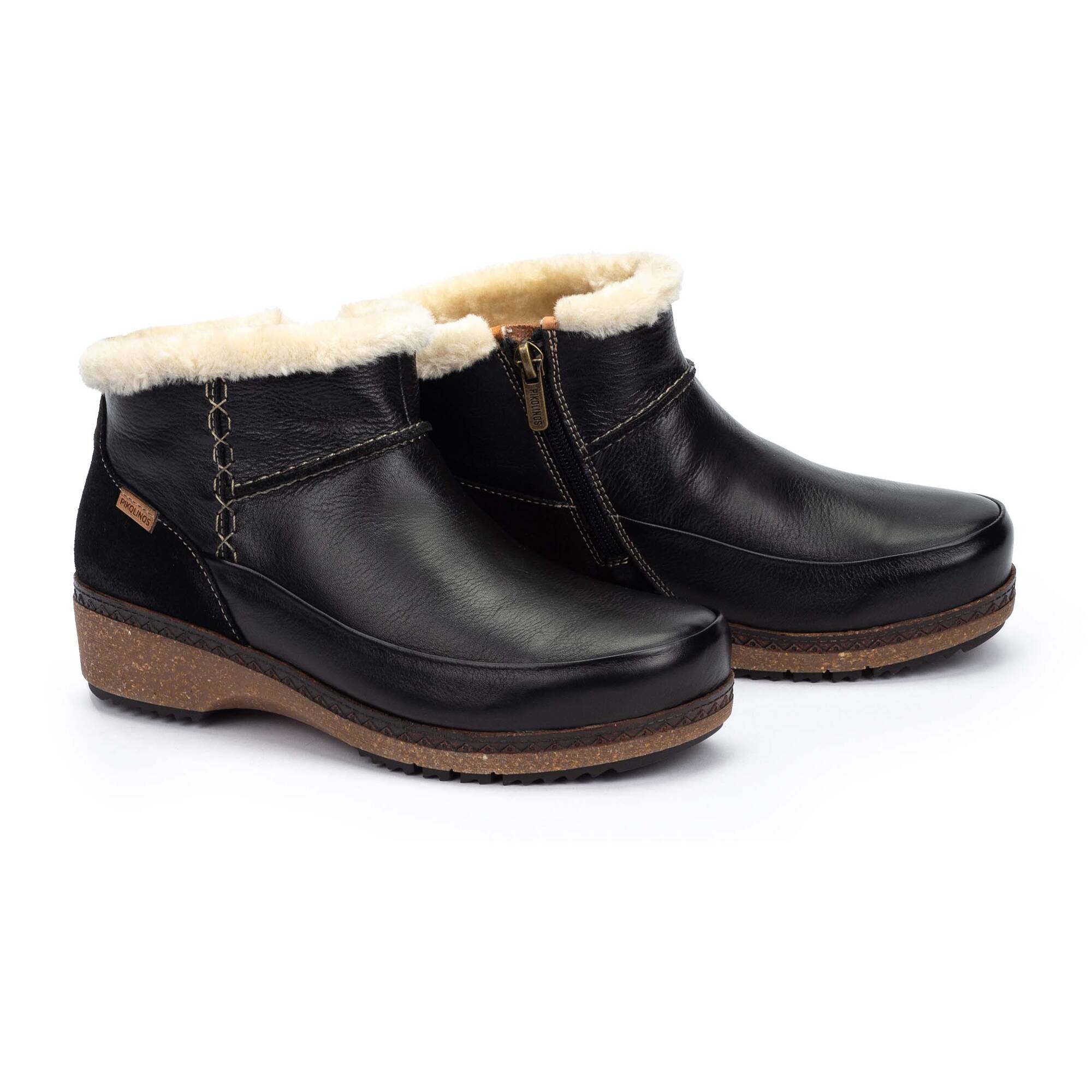 Flat ankle boots with zip fastening for women. GRANADA W0W-8827