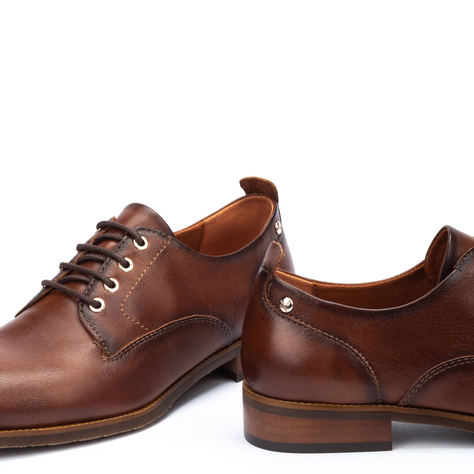 Zapato de mujer en piel rebajados ROYAL W4D 4739 OUTLET PIKOLINOS