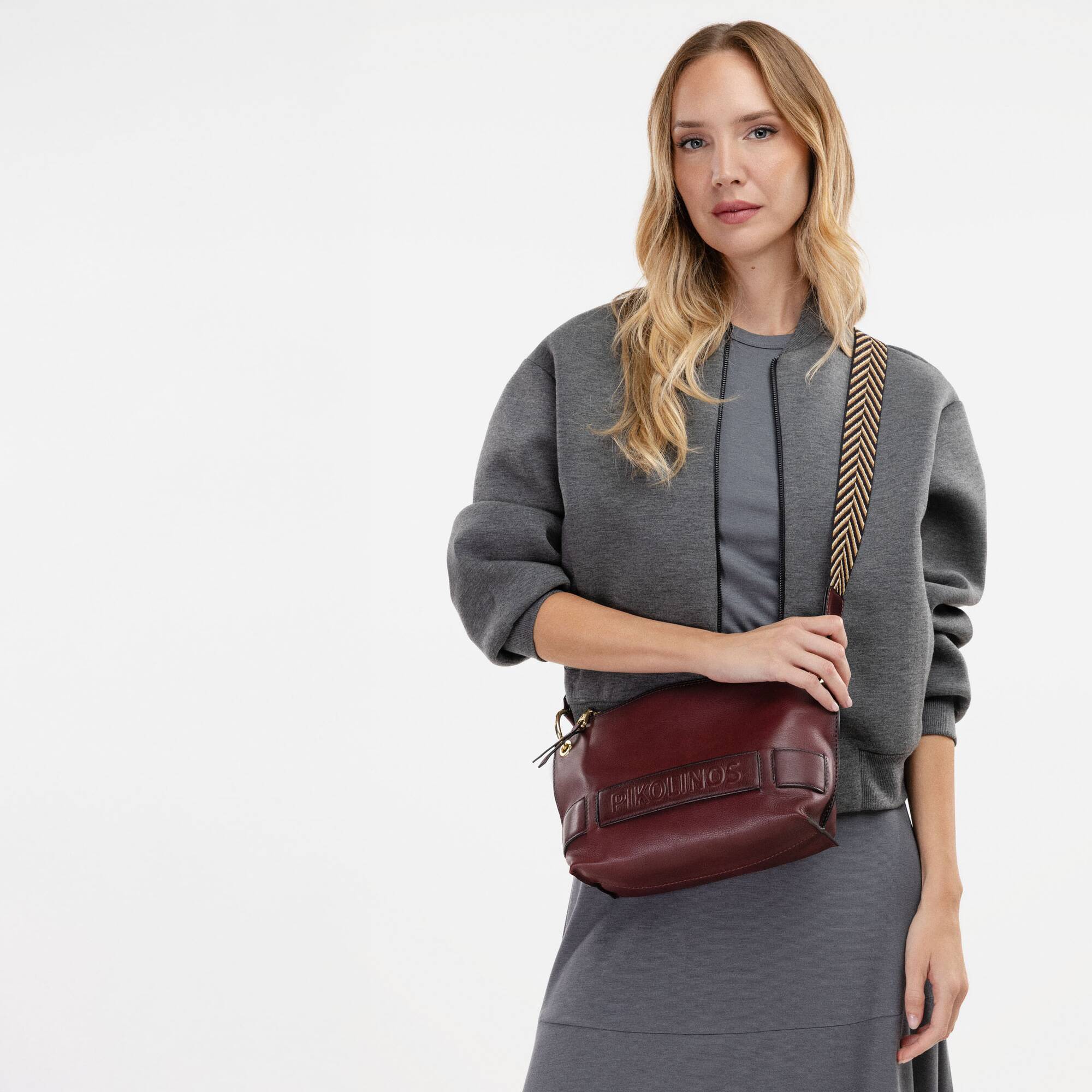 null | ALCUDIA WHA-1110C2, GARNET, large image number 90-WHA-1110C2_511_Pikolinos_ALCUDIA_GARNET_full.jpg | null