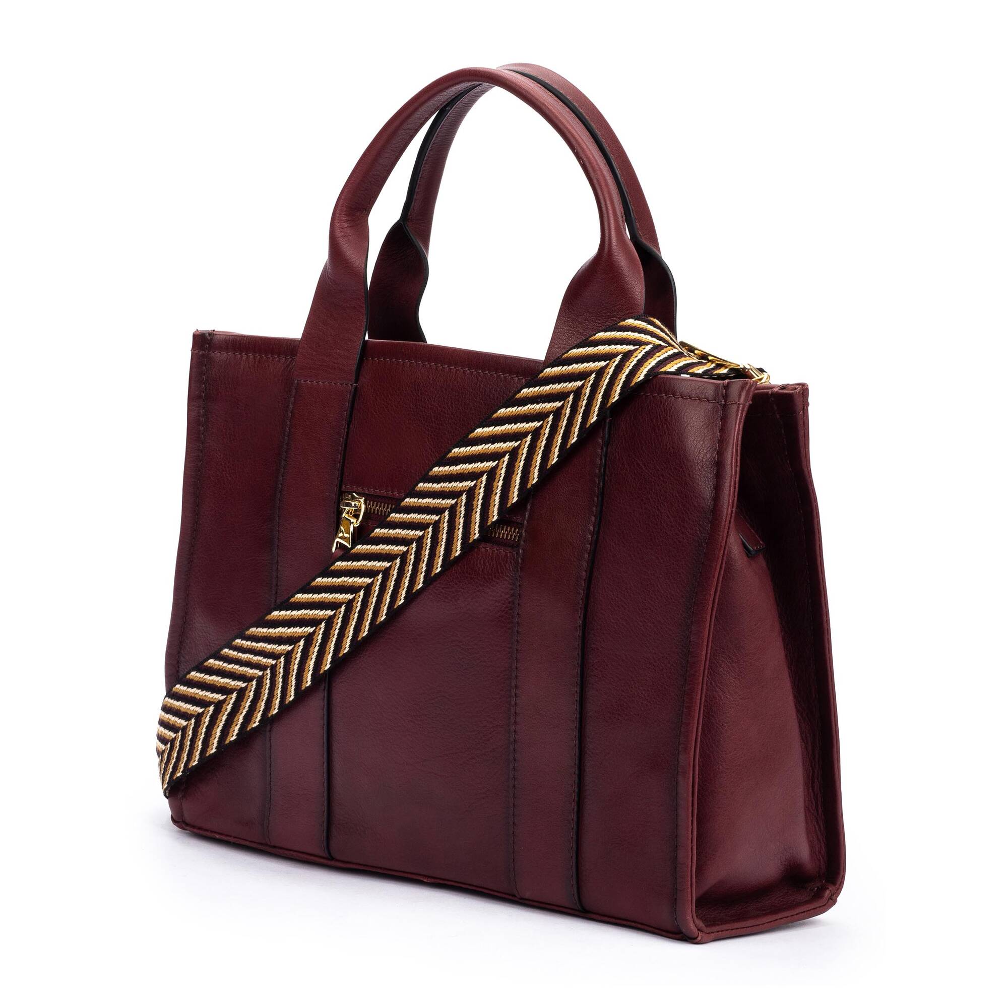 null | ALCUDIA WHA-354C2, GARNET, large image number 30-WHA-354C2_511_Pikolinos_ALCUDIA_GARNET_full.jpg | null