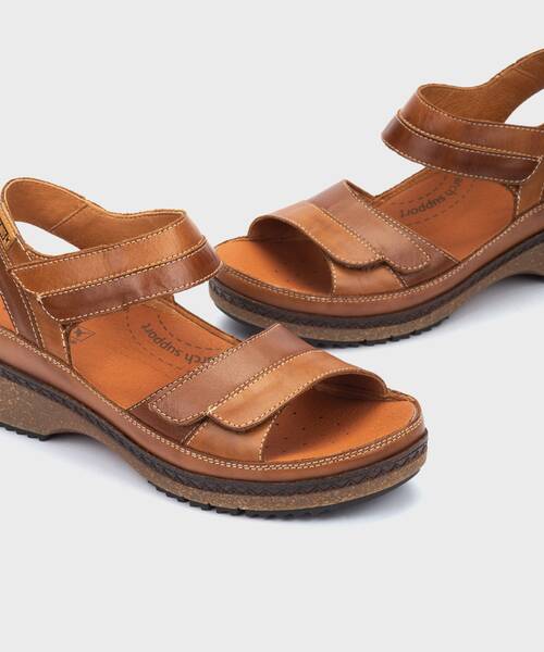 Wedges and platforms | GRANADA W0W-1924C1 | BRANDY | Pikolinos