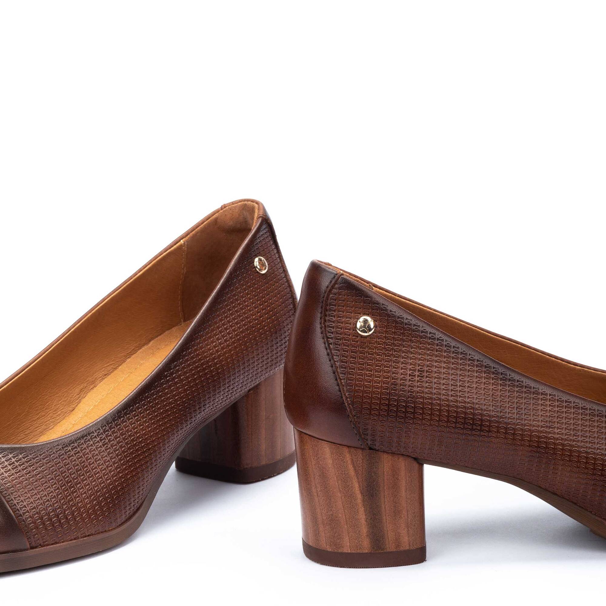 Pikolinos heels shop