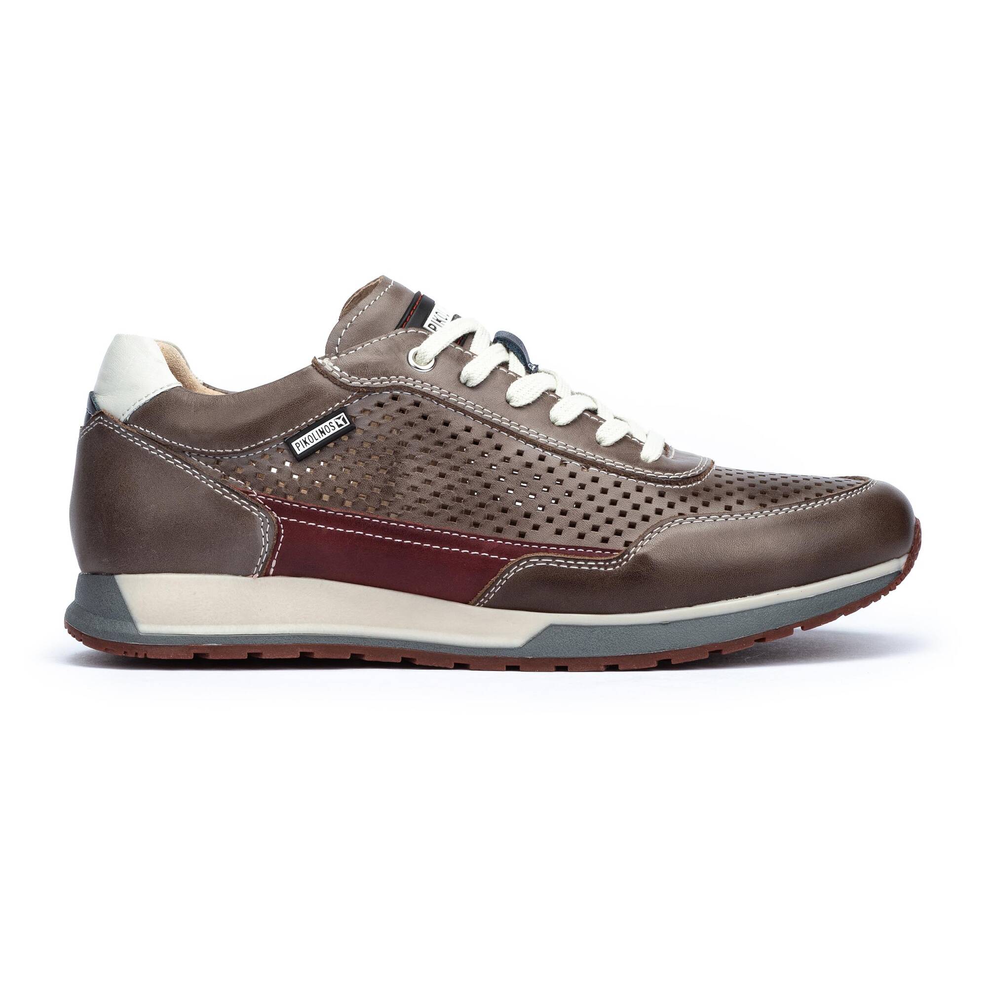 Sneakers with laces and die-cut details CAMBIL M5N-6029 | Outlet