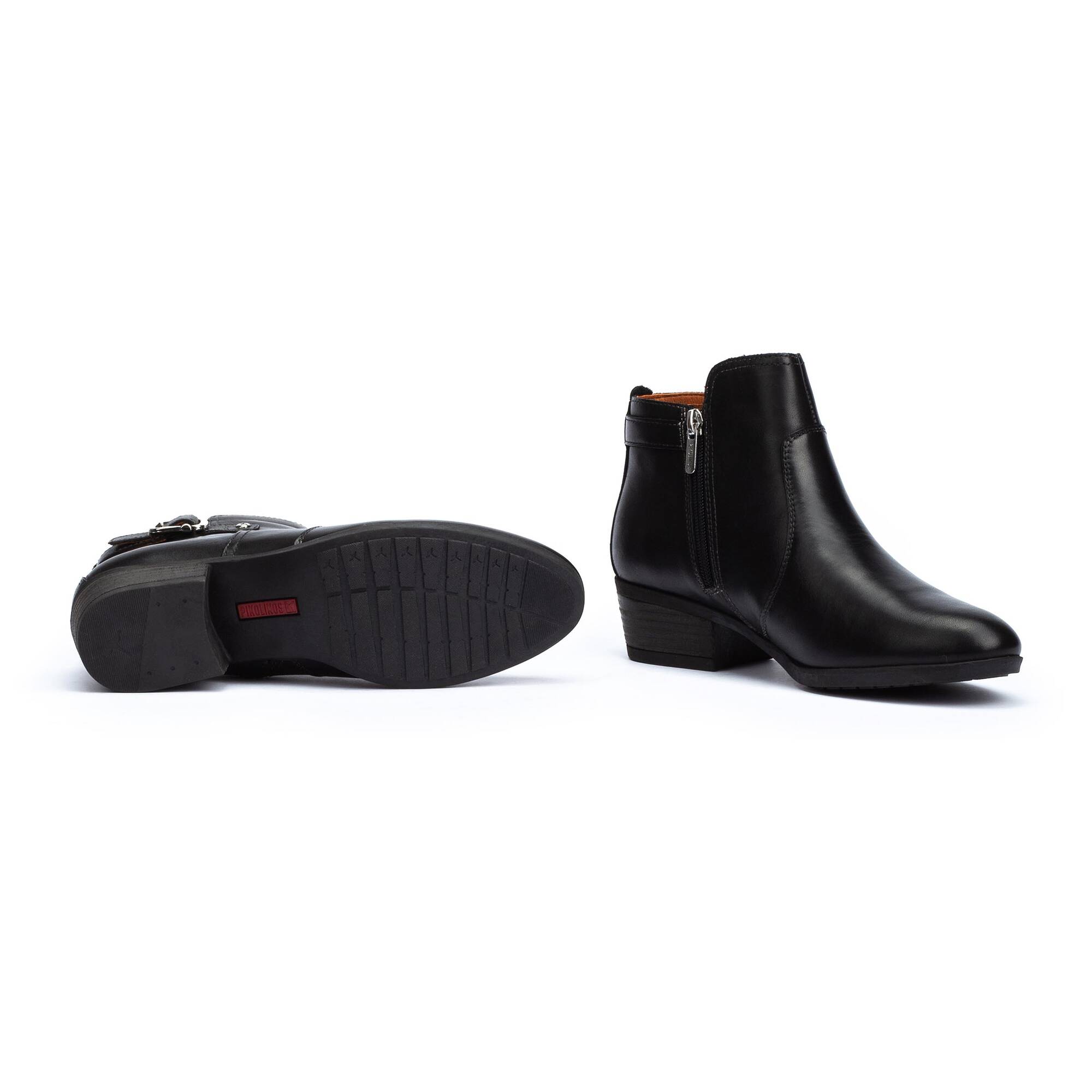 Leather ankle boots with a mid-heel and buckle DAROCA W1U-8759