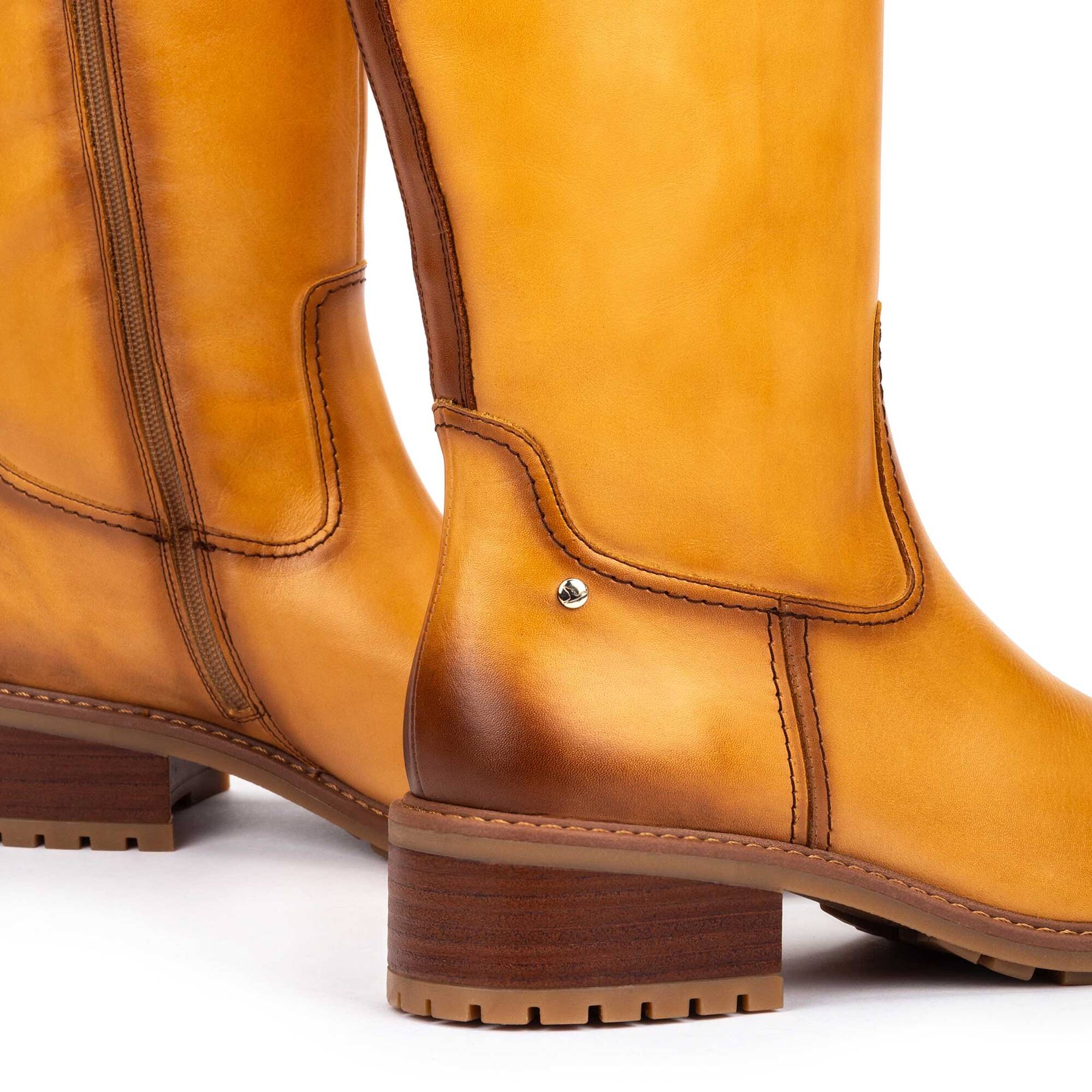 Boots | MEDINA W0D-9761C1, VAINILLA, large image number 60-W0D-9761C1_758_Pikolinos_MEDINA_VAINILLA_full.jpg | null