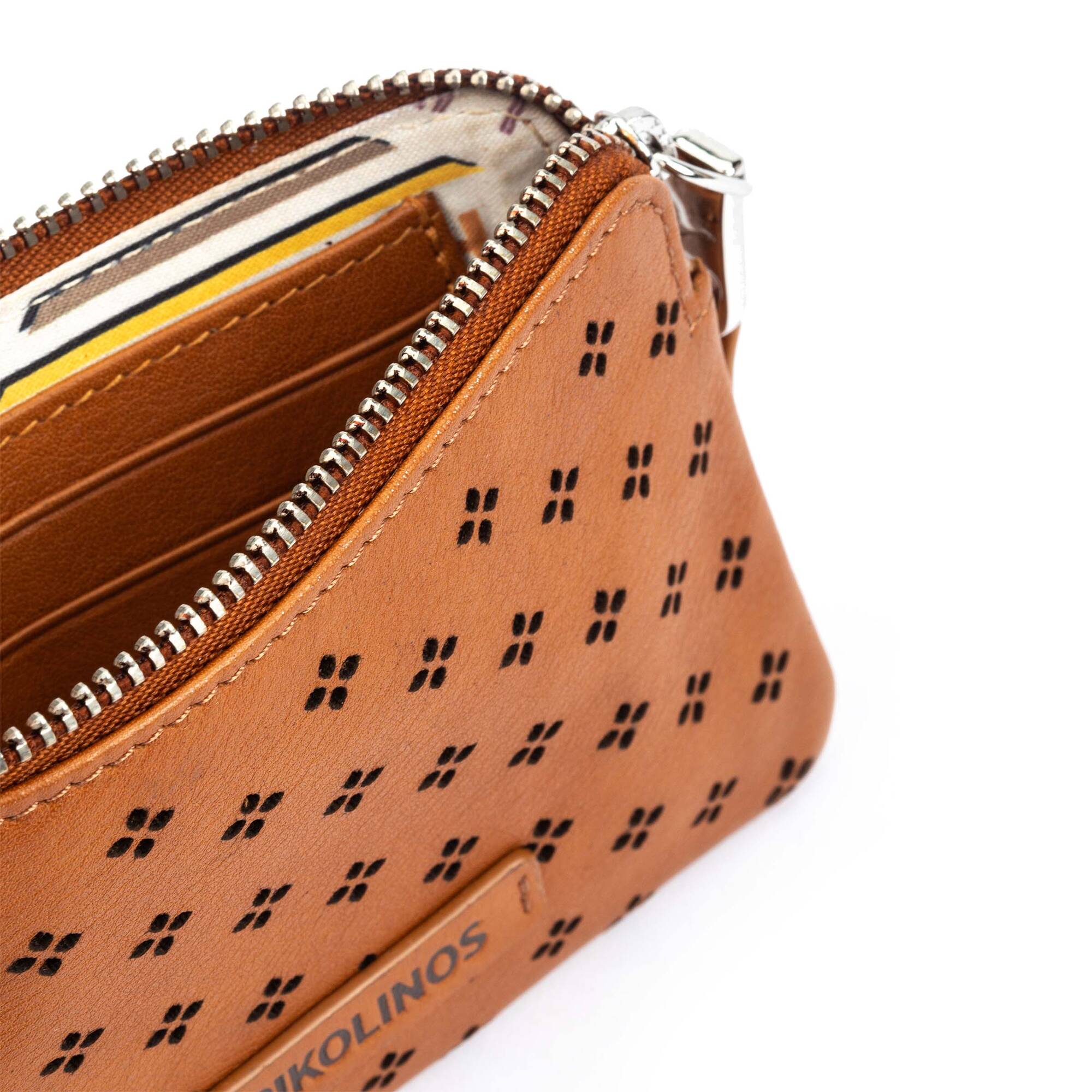 null | TAGORO WAC-W305, BRANDY, large image number 100-WAC-W305_250_Pikolinos_TAGORO_BRANDY_full.jpg | null