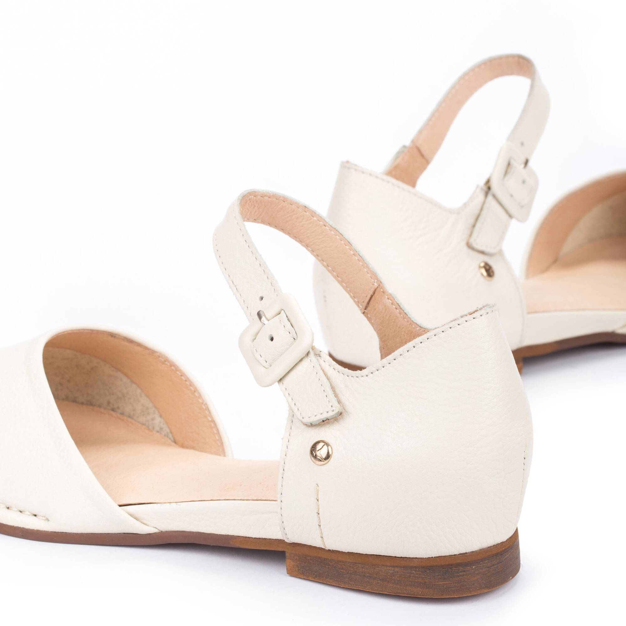 Close-toed sandal CALETA W7X-4773BG | Outlet PIKOLINOS