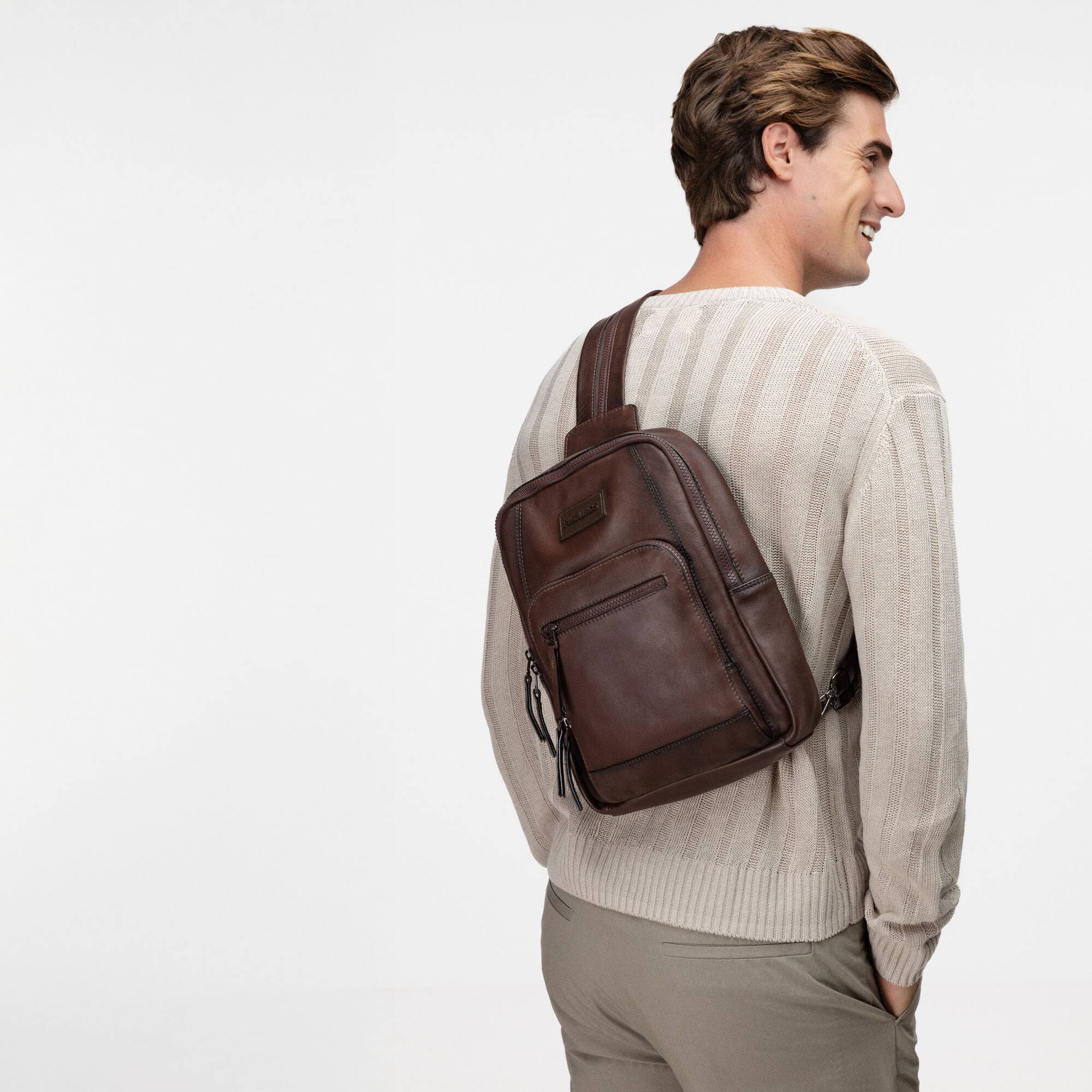 null | VALLS MHA-795, OLMO, large image number 90-MHA-795_113_Pikolinos_VALLS_OLMO_full.jpg | null