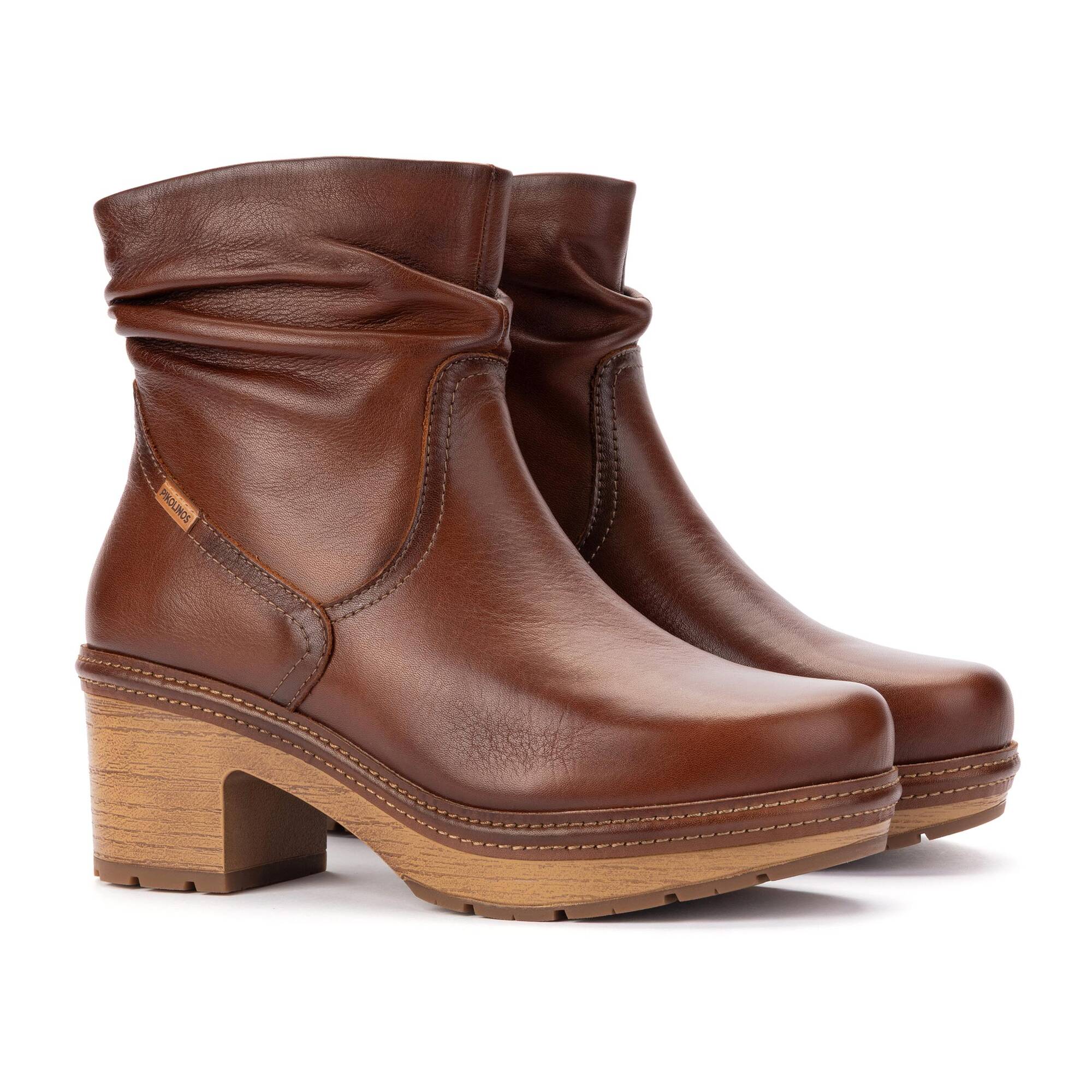 Stiefeletten mit Absatz | SORT W6F-8887, CUERO, large image number 20-W6F-8887_202_Pikolinos_SORT_CUERO_full.jpg | null