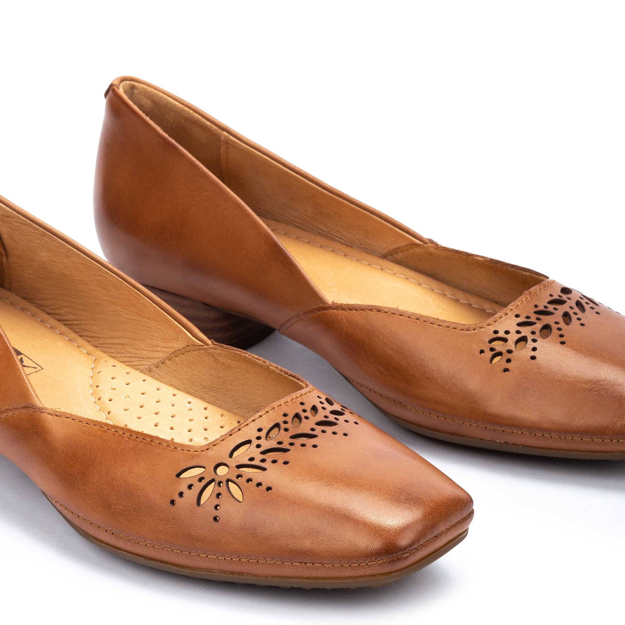 Pikolinos pumps sales