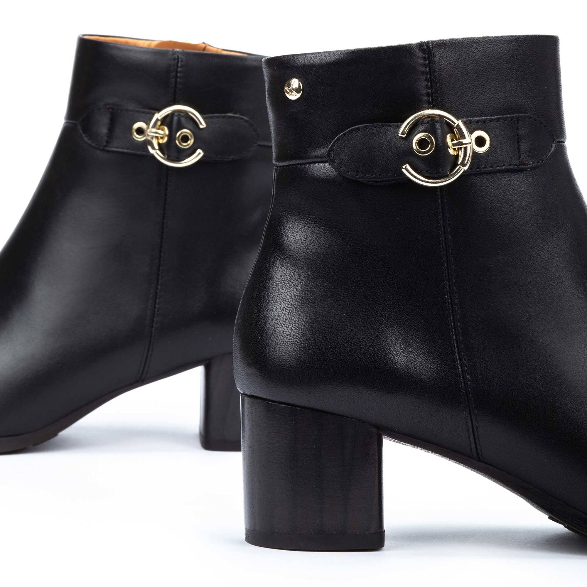 Enkellaarzen | CALAFAT W1Z-8588, BLACK, large image number 60-W1Z-8588_000_Pikolinos_CALAFAT_BLACK_full.jpg | null