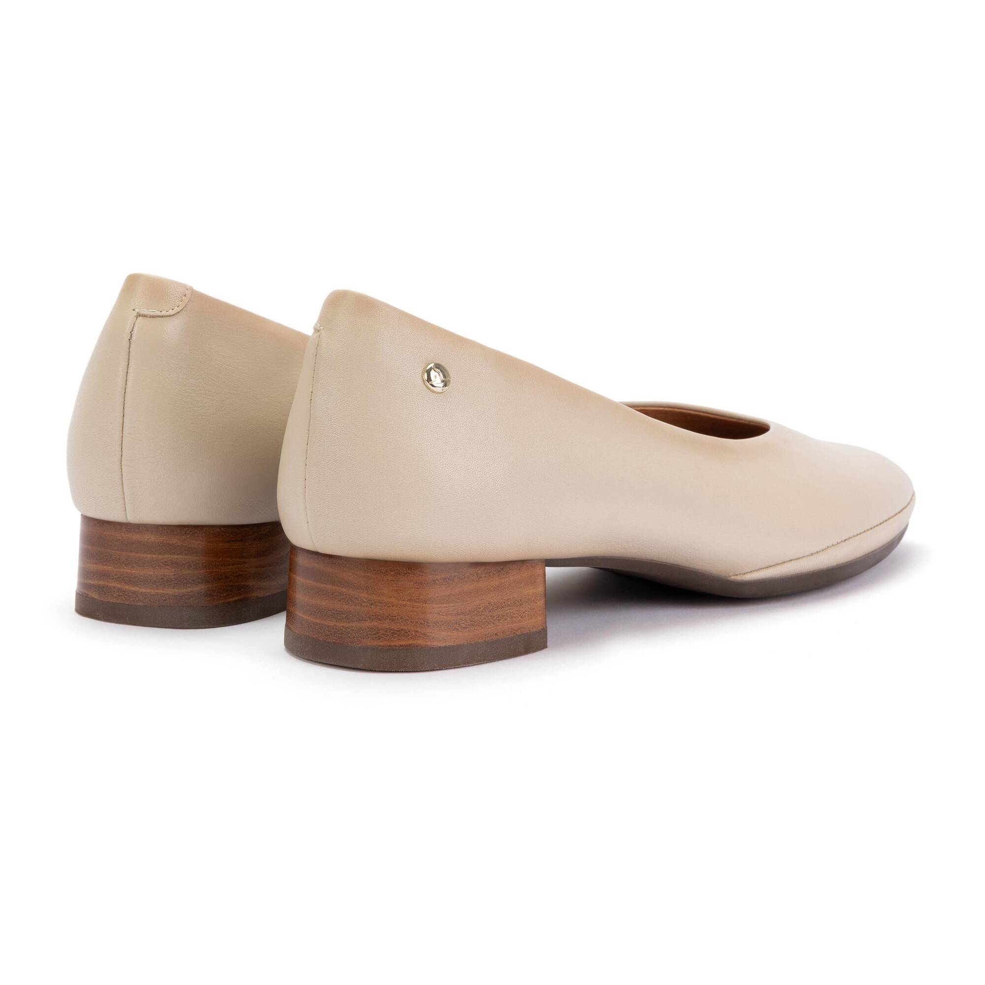 Zapatos tac&oacute;n | UBEDA HAW2N-5627CO, MARFIL, large image number 30-HAW2N-5627CO_807_Pikolinos_UBEDA_MARFIL_full.jpg | null