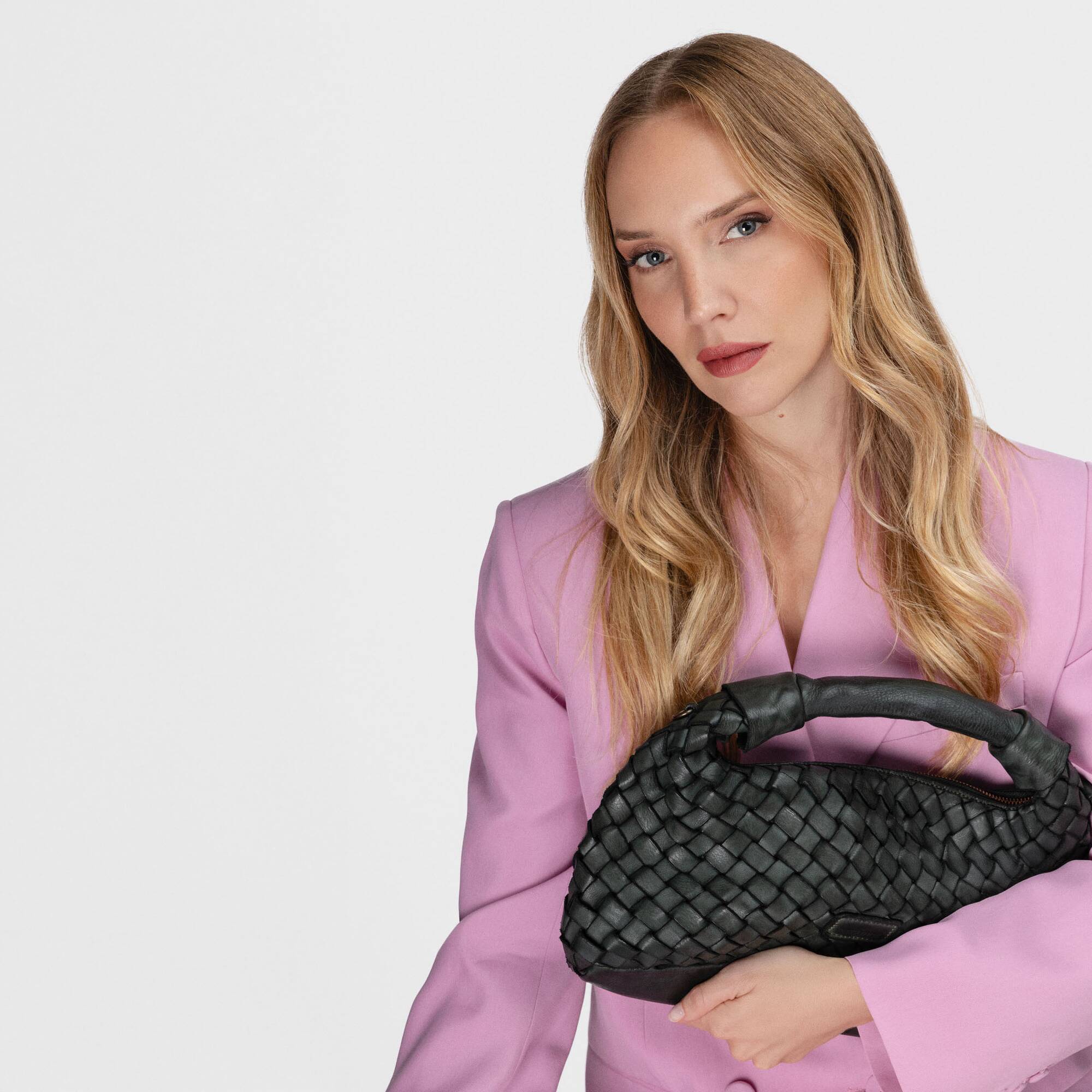 null | FAURA WHA-673, DARK GREEN, large image number 90-WHA-673_9584_Pikolinos_FAURA_DARK_GREEN_full.jpg | null